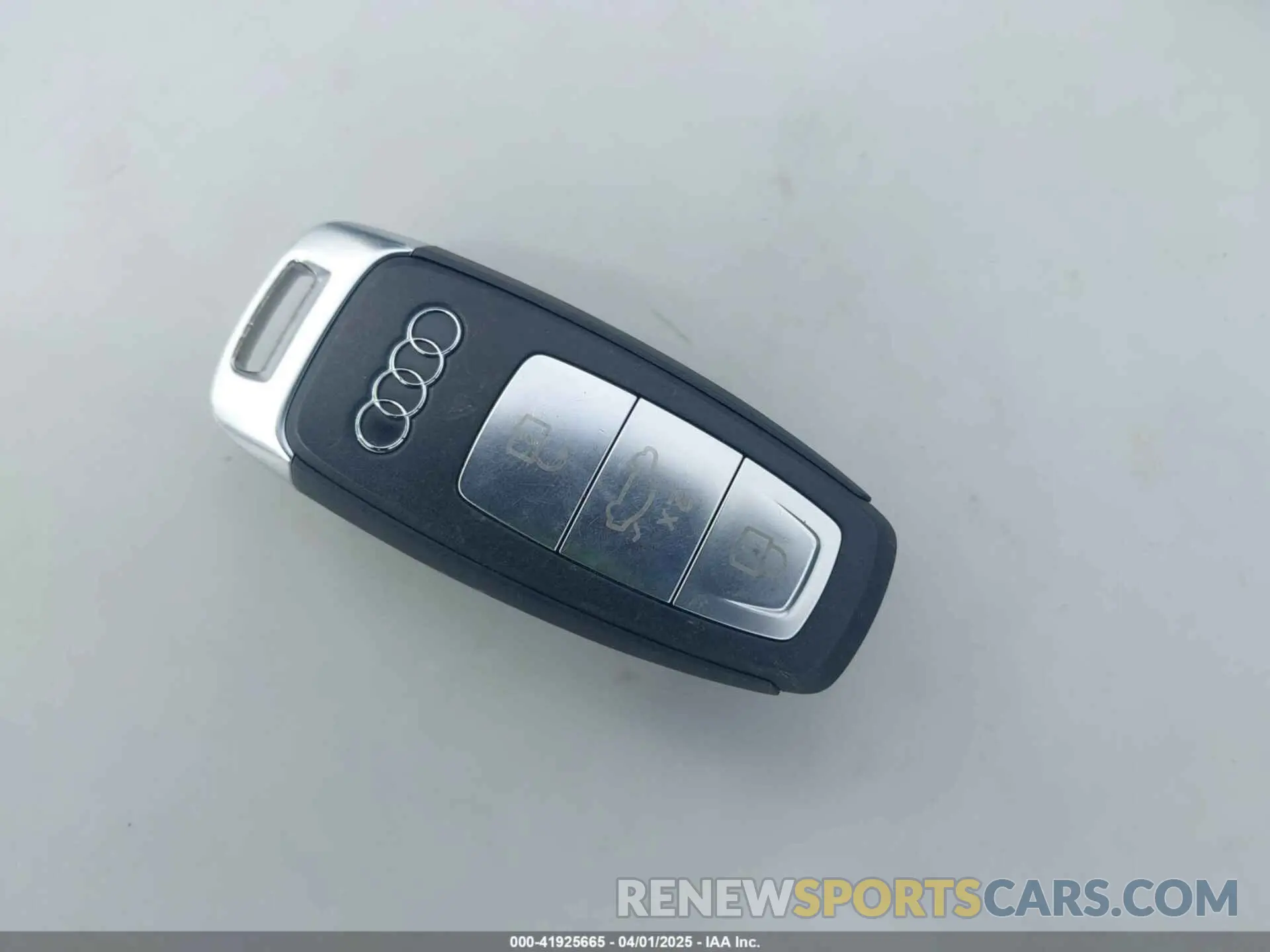 11 fotografías del automóvil dañado WAUAUDGYXPA062020 AUDI A3 2023