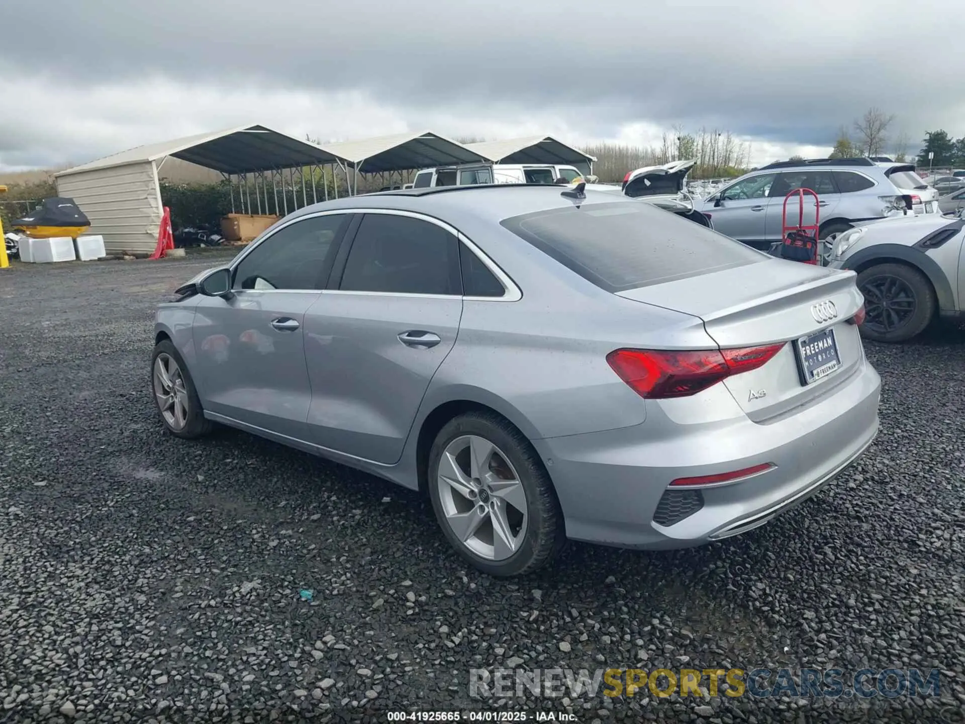 3 fotografías del automóvil dañado WAUAUDGYXPA062020 AUDI A3 2023