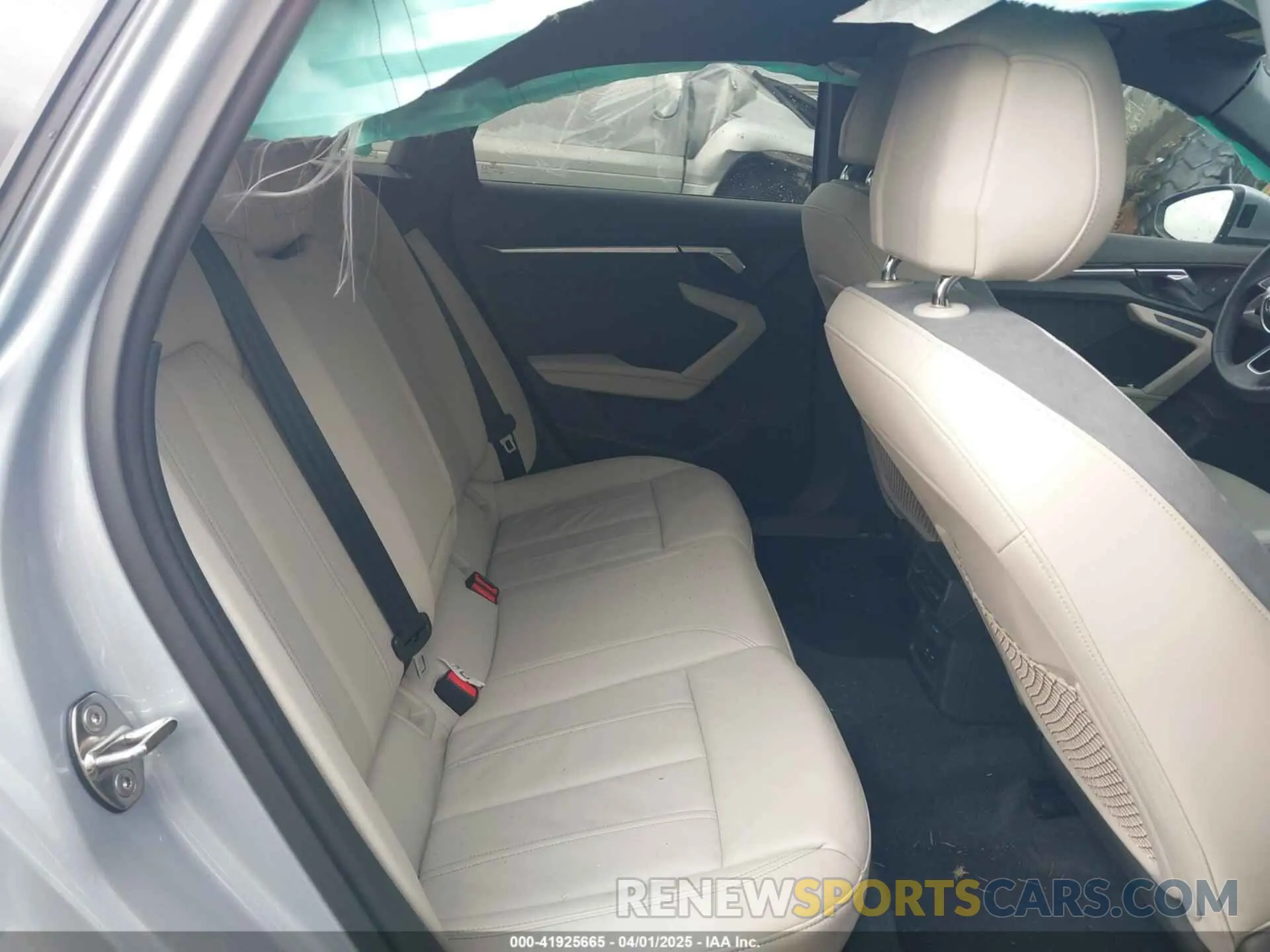 8 fotografías del automóvil dañado WAUAUDGYXPA062020 AUDI A3 2023
