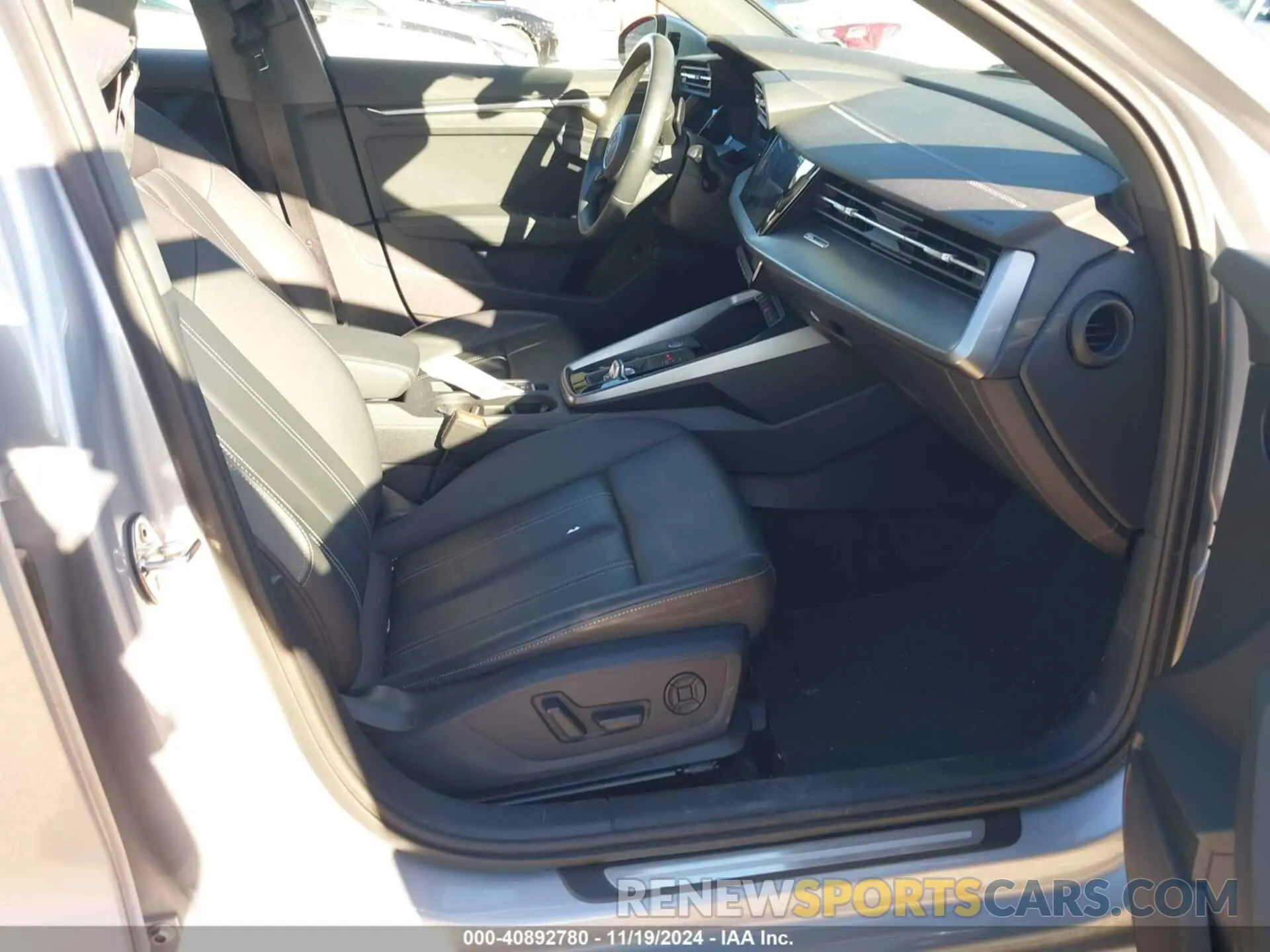 5 fotografías del automóvil dañado WAUAUDGYXPA071171 AUDI A3 2023