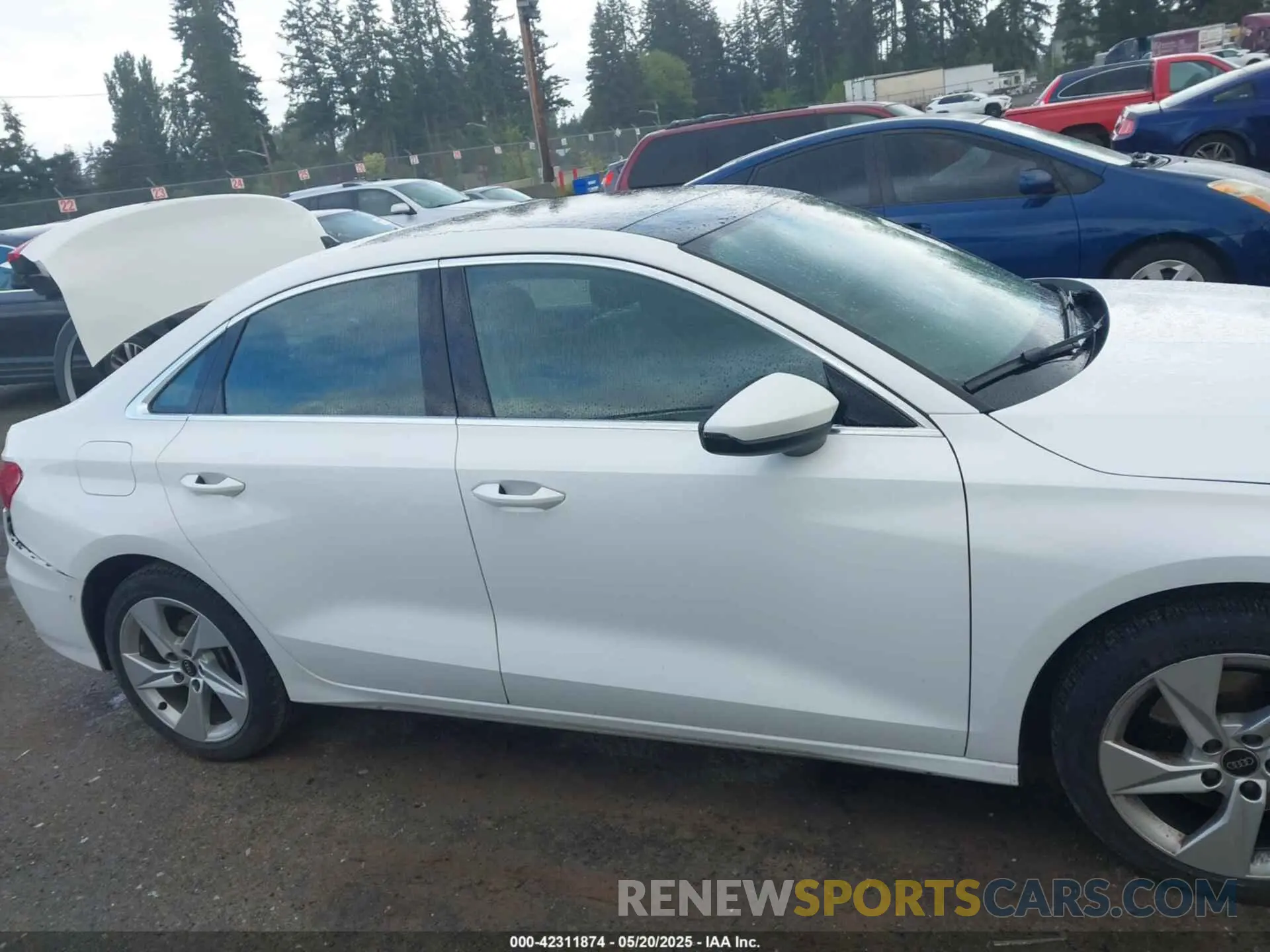 13 fotografías del automóvil dañado WAUAUDGYXPA118652 AUDI A3 2023