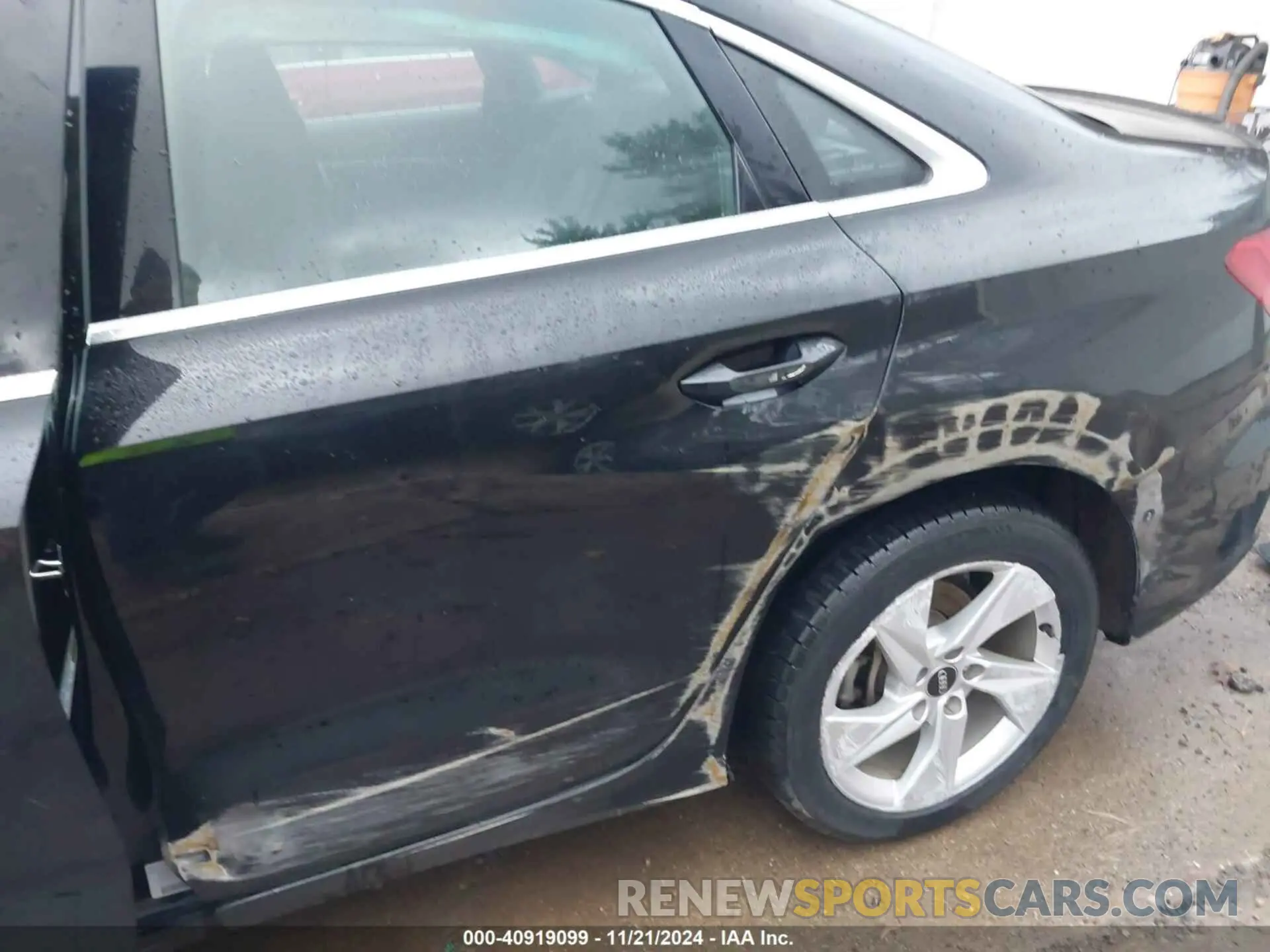 19 fotografías del automóvil dañado WAUAUDGYXPA118814 AUDI A3 2023