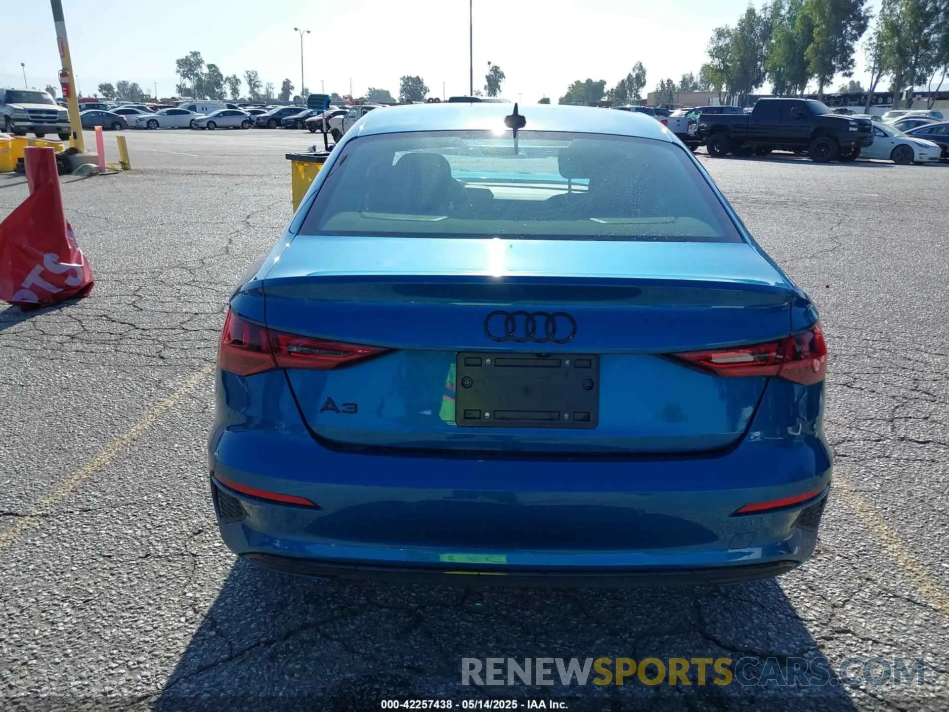 15 fotografías del automóvil dañado WAUBUDGY0PA050558 AUDI A3 2023