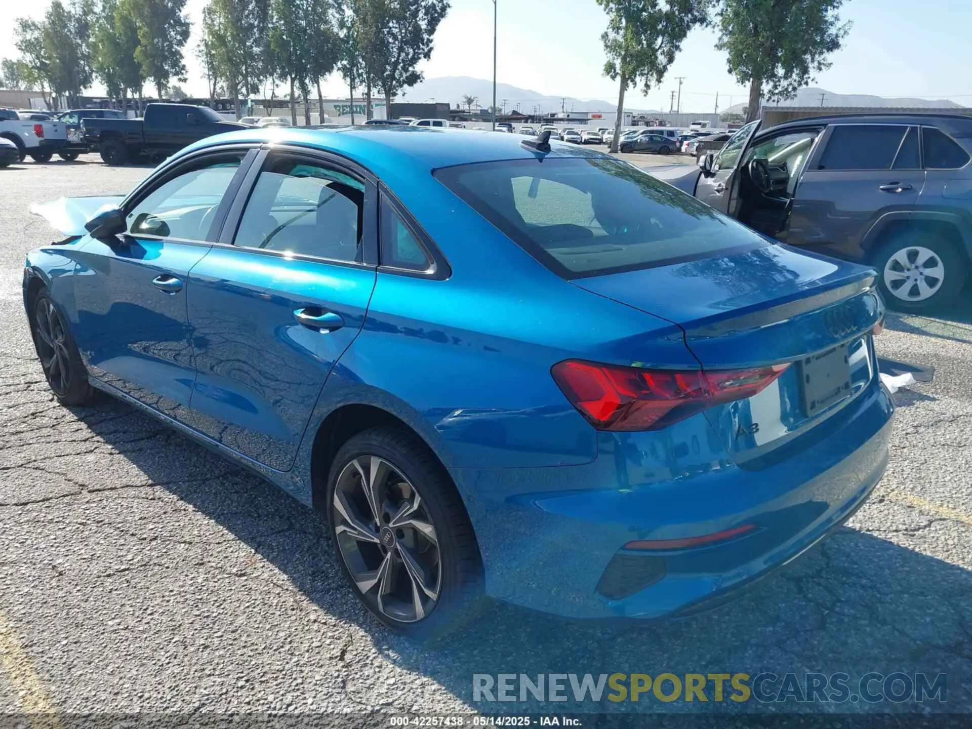 3 fotografías del automóvil dañado WAUBUDGY0PA050558 AUDI A3 2023