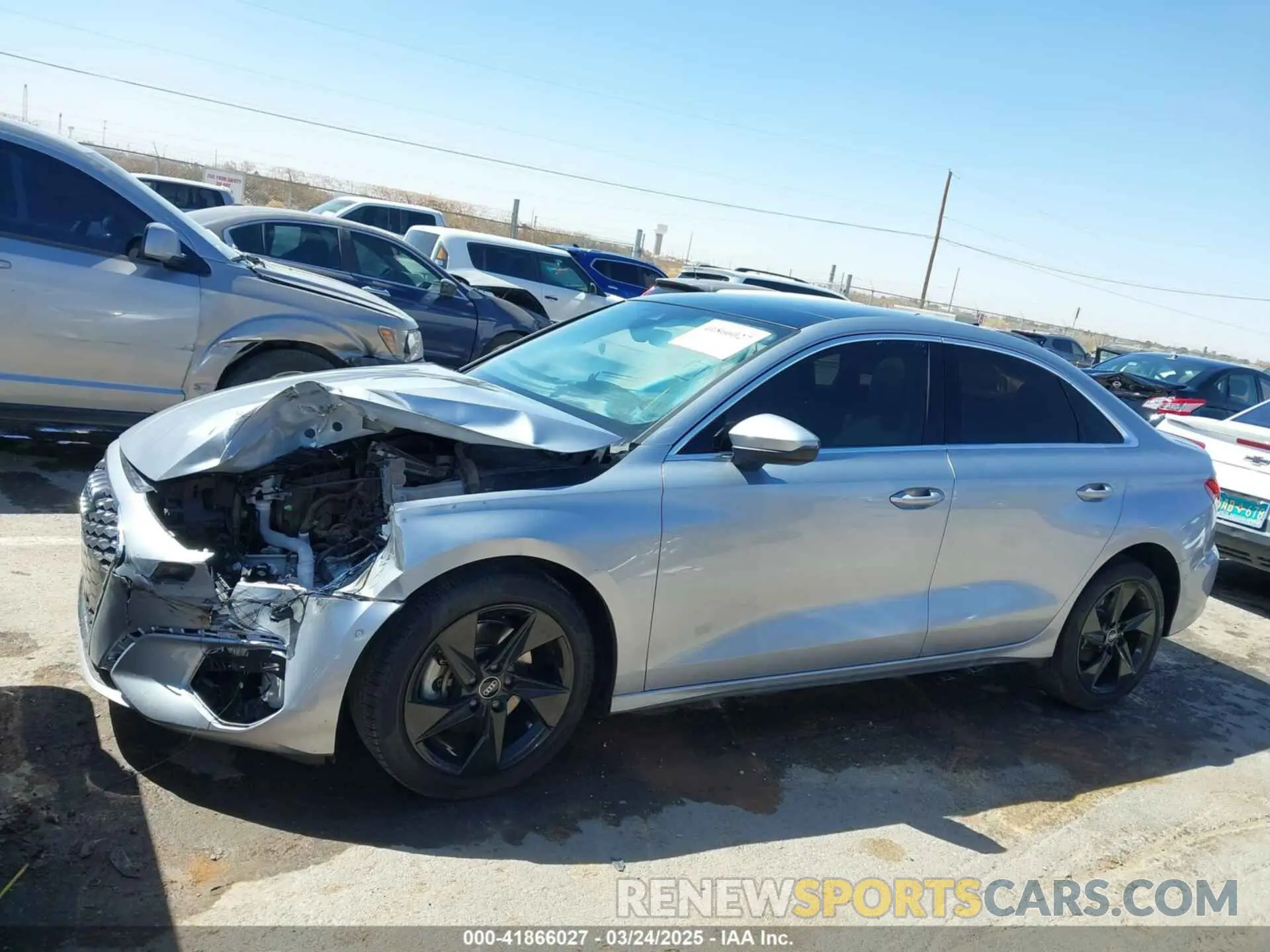 14 fotografías del automóvil dañado WAUBUDGY1PA041092 AUDI A3 2023