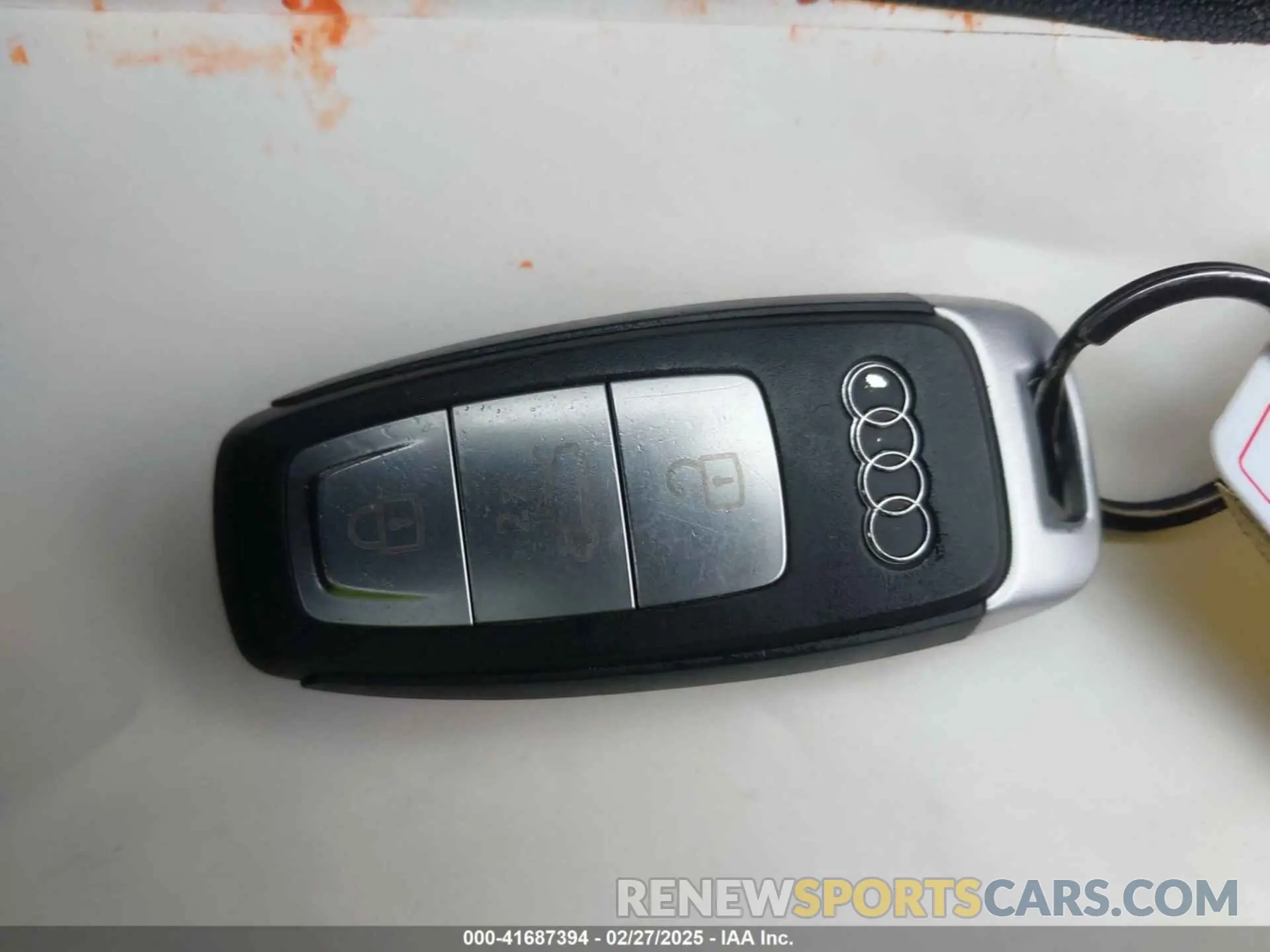 11 fotografías del automóvil dañado WAUGUDGY1PA104004 AUDI A3 2023