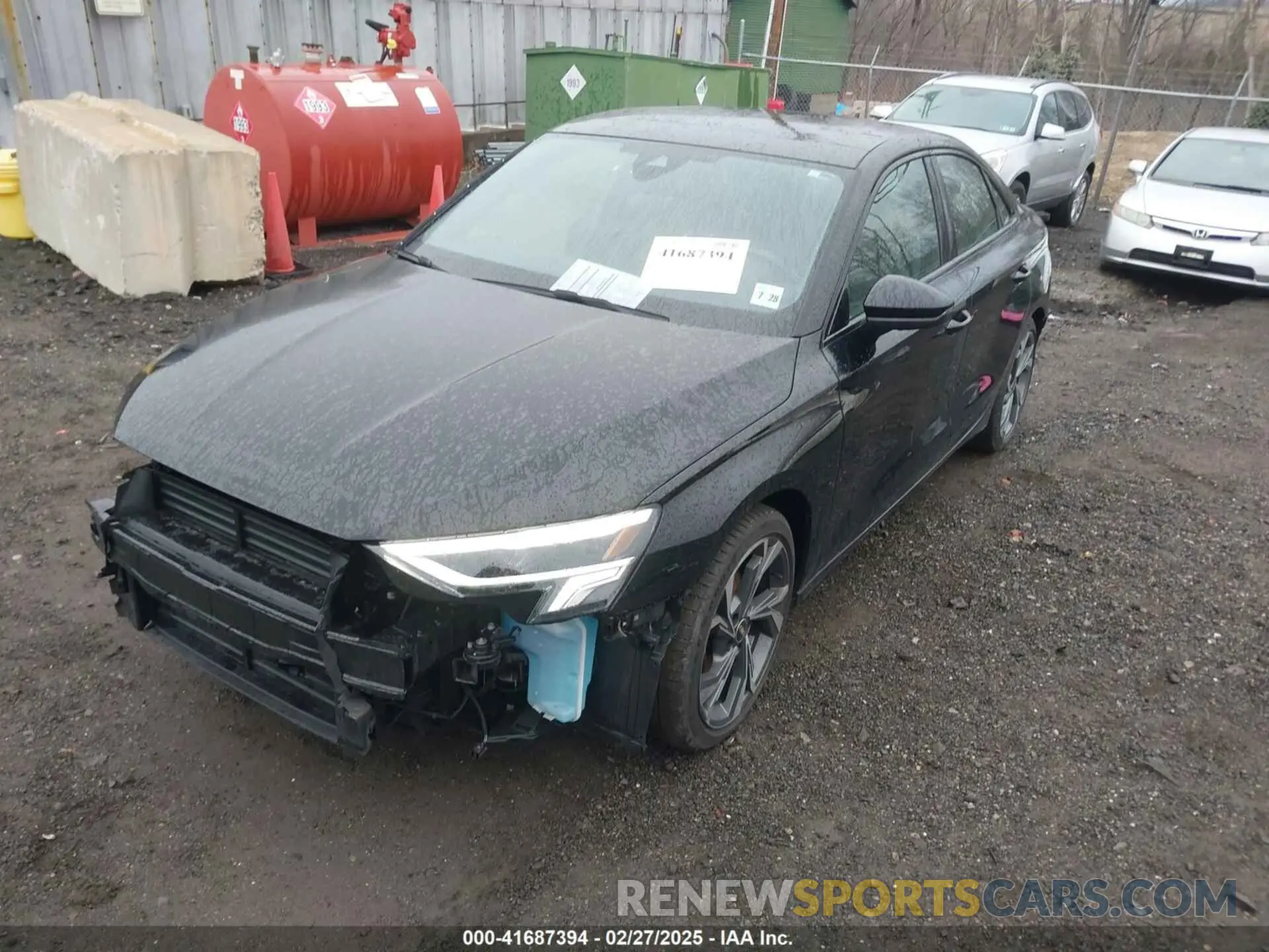 2 fotografías del automóvil dañado WAUGUDGY1PA104004 AUDI A3 2023