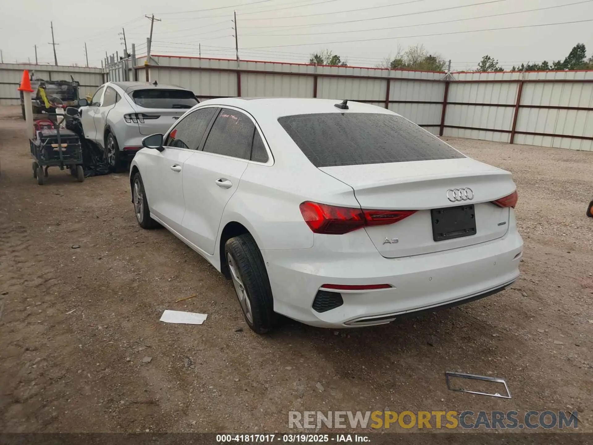 3 fotografías del automóvil dañado WAUGUDGY4PA133447 AUDI A3 2023