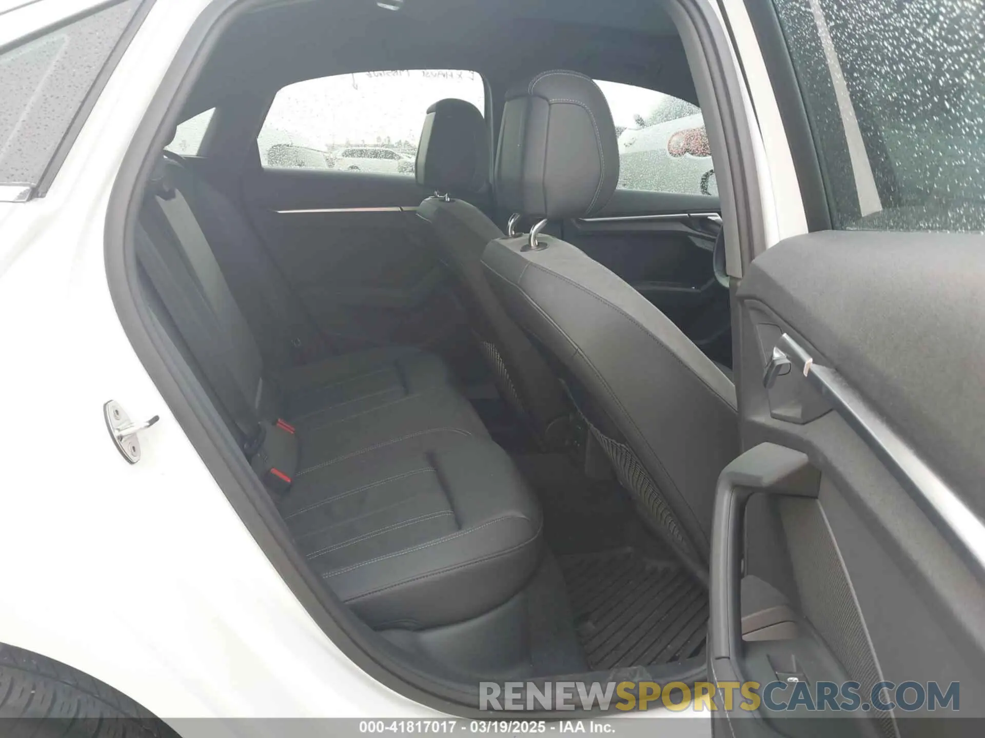 8 fotografías del automóvil dañado WAUGUDGY4PA133447 AUDI A3 2023