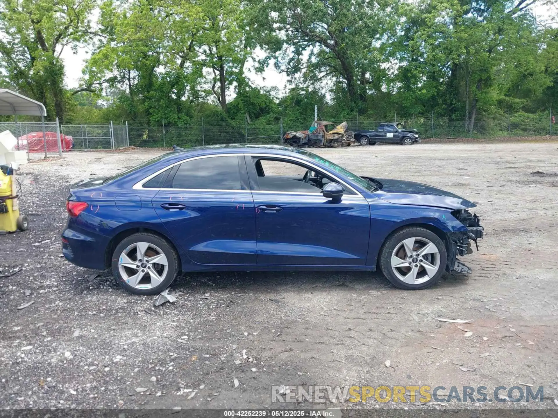 14 fotografías del automóvil dañado WAUGUDGY5PA070214 AUDI A3 2023