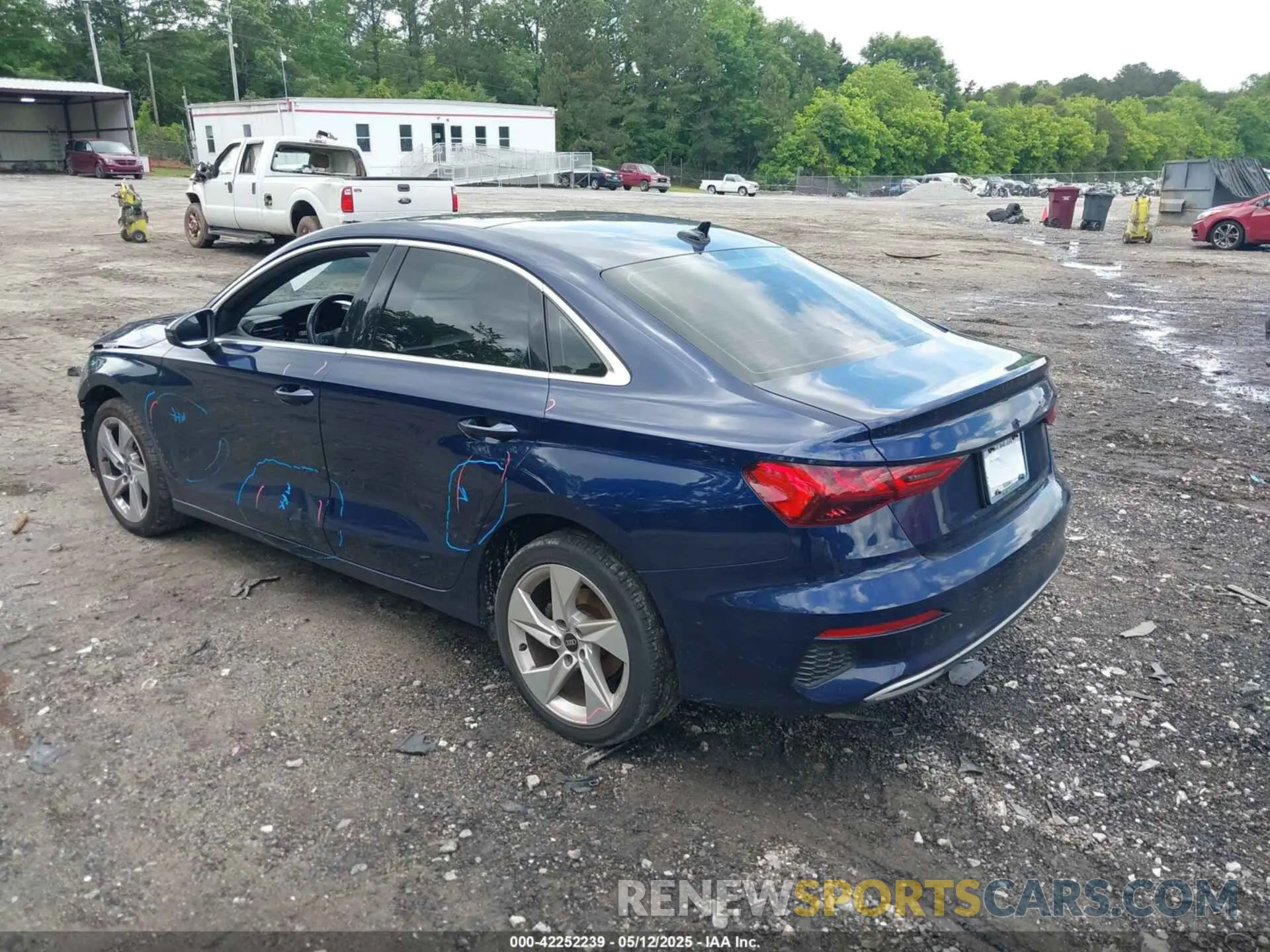 3 fotografías del automóvil dañado WAUGUDGY5PA070214 AUDI A3 2023