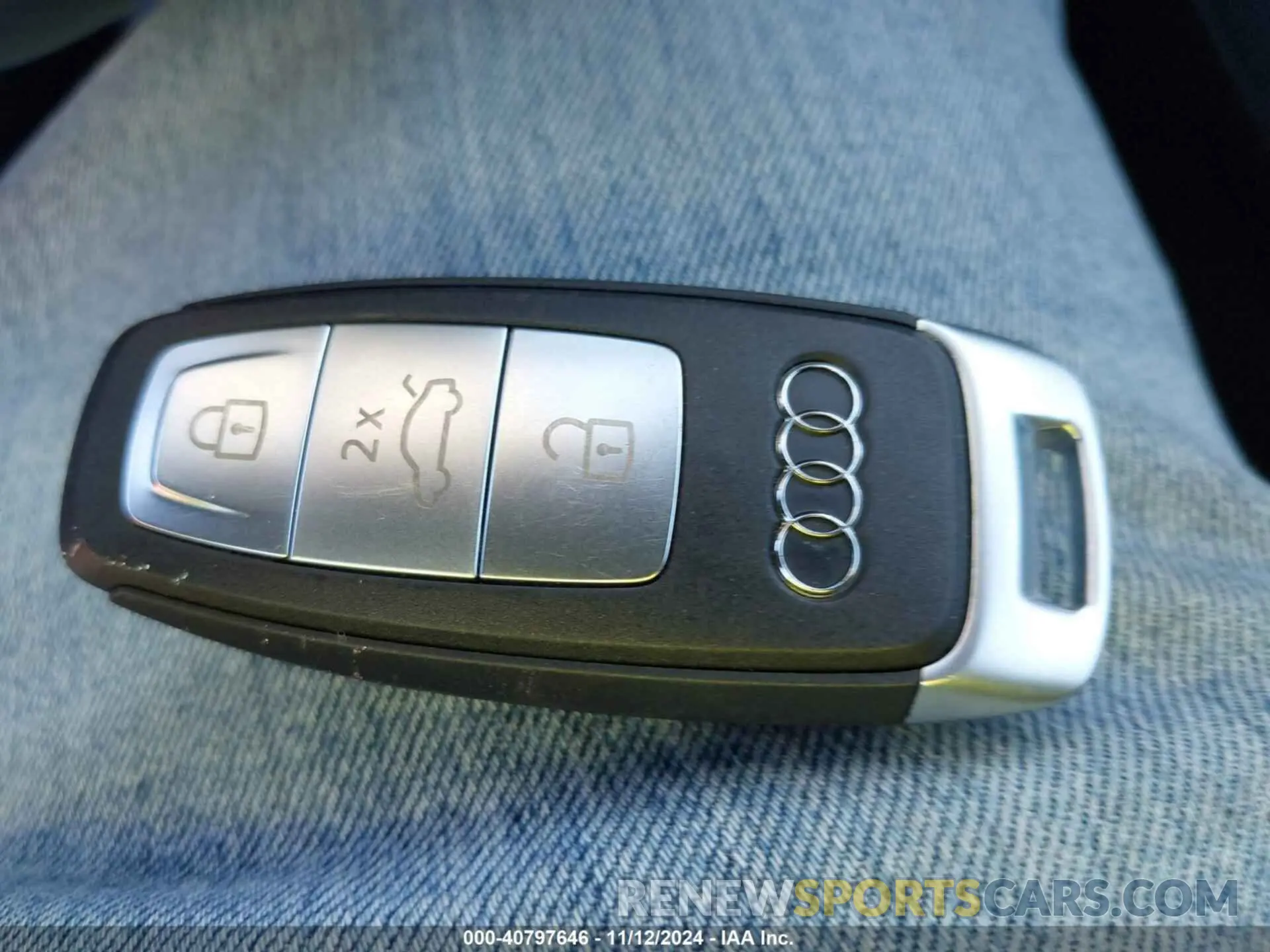 11 fotografías del automóvil dañado WAUGUDGY9PA069132 AUDI A3 2023