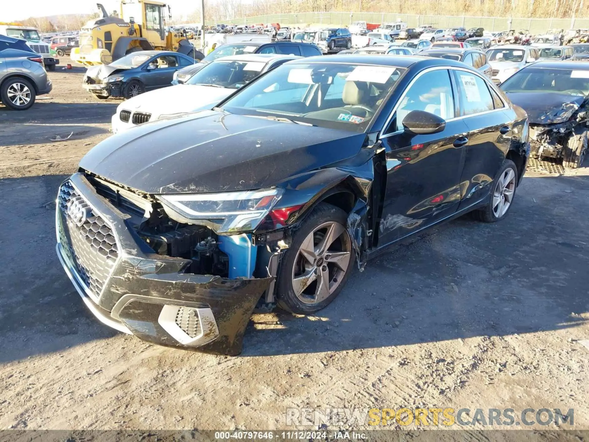 2 fotografías del automóvil dañado WAUGUDGY9PA069132 AUDI A3 2023