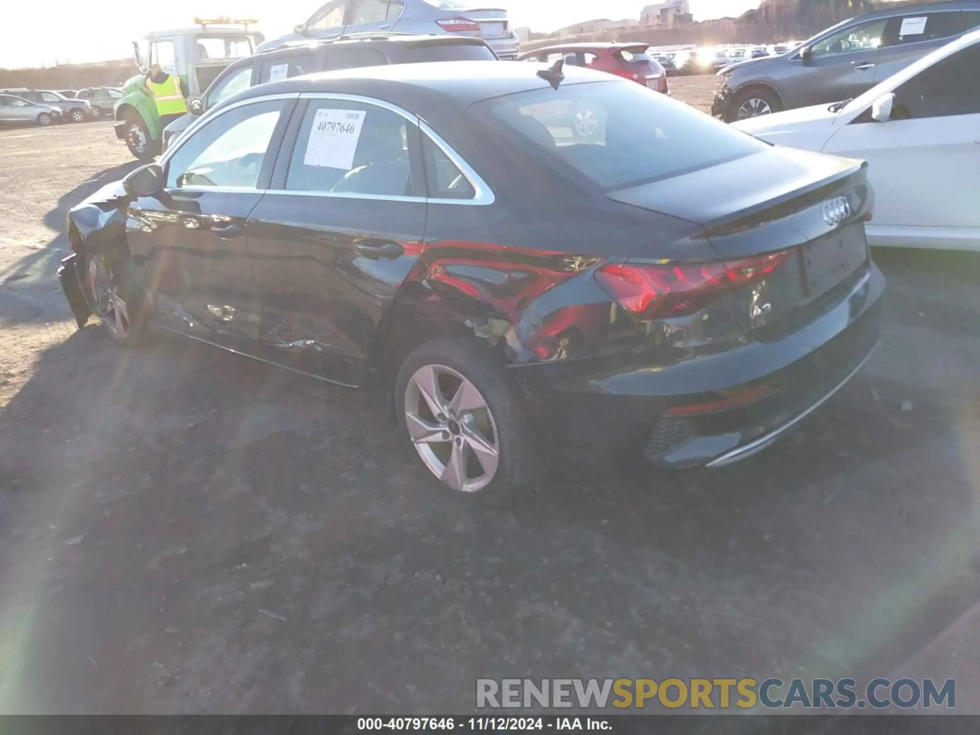 3 fotografías del automóvil dañado WAUGUDGY9PA069132 AUDI A3 2023