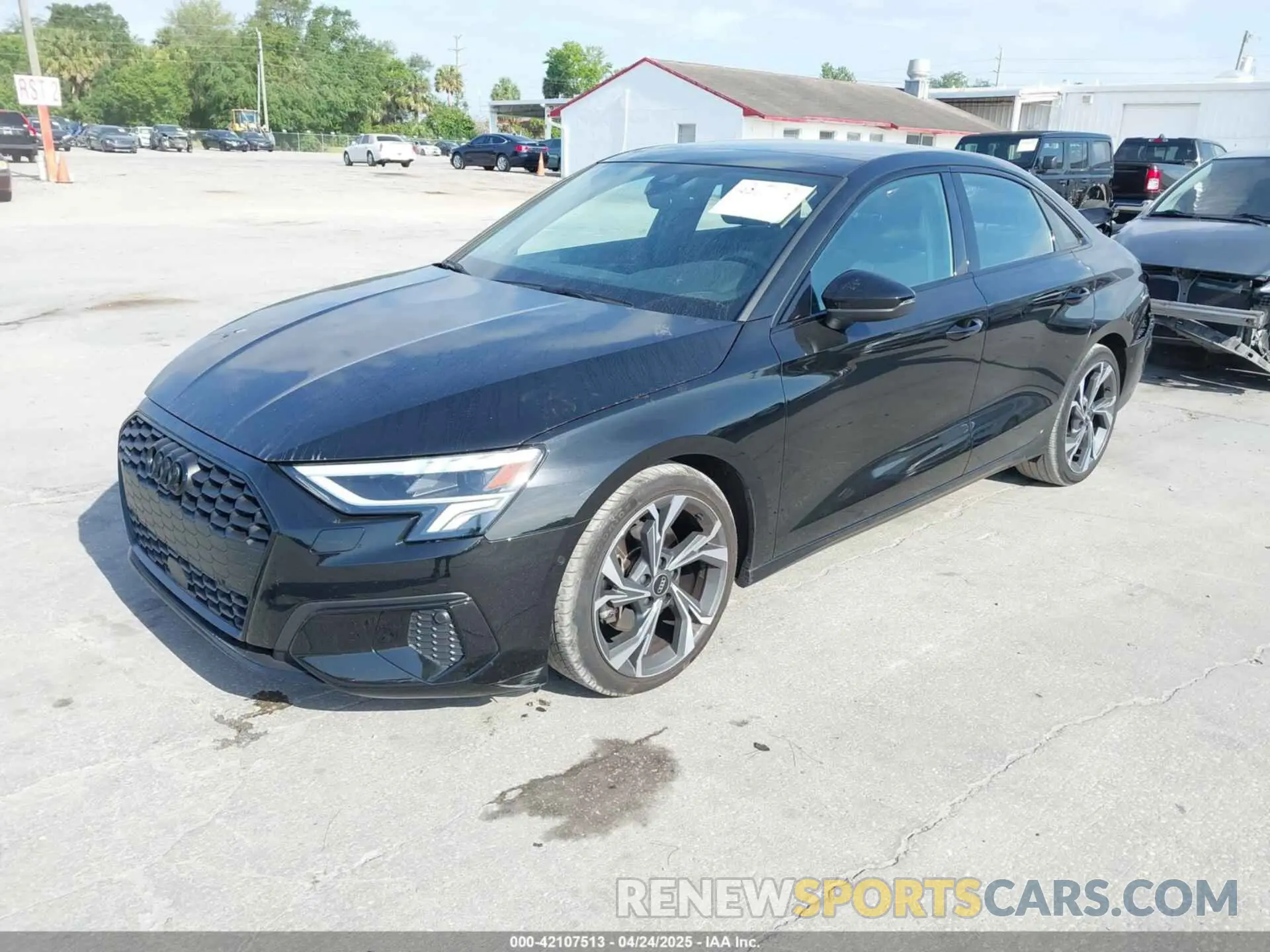 2 fotografías del automóvil dañado WAUHUDGY1PA022956 AUDI A3 2023
