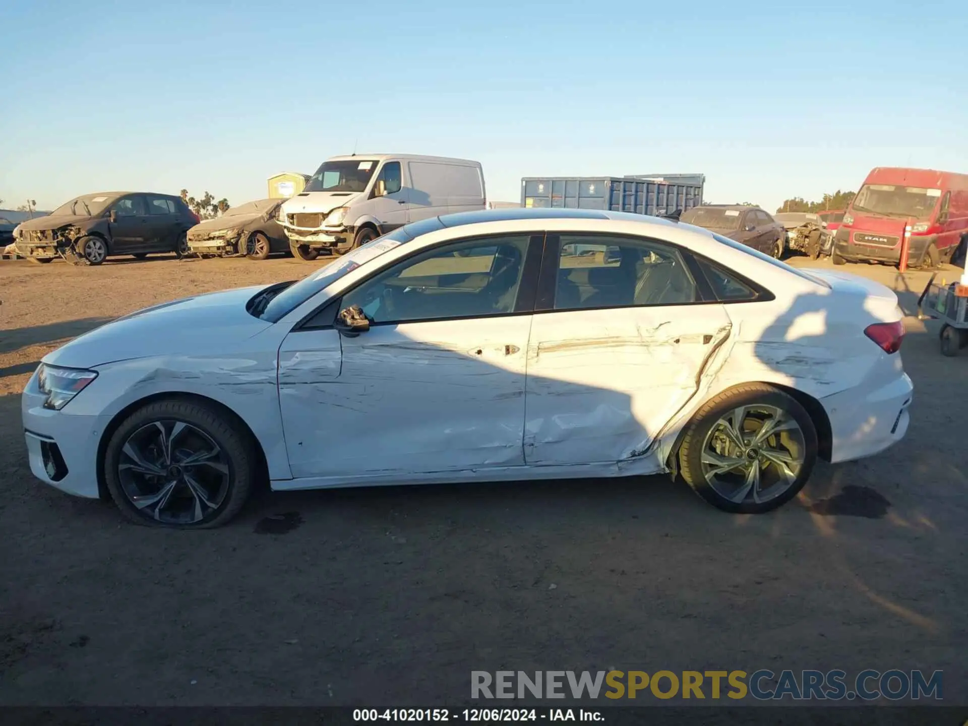 14 fotografías del automóvil dañado WAUHUDGY2PA145388 AUDI A3 2023