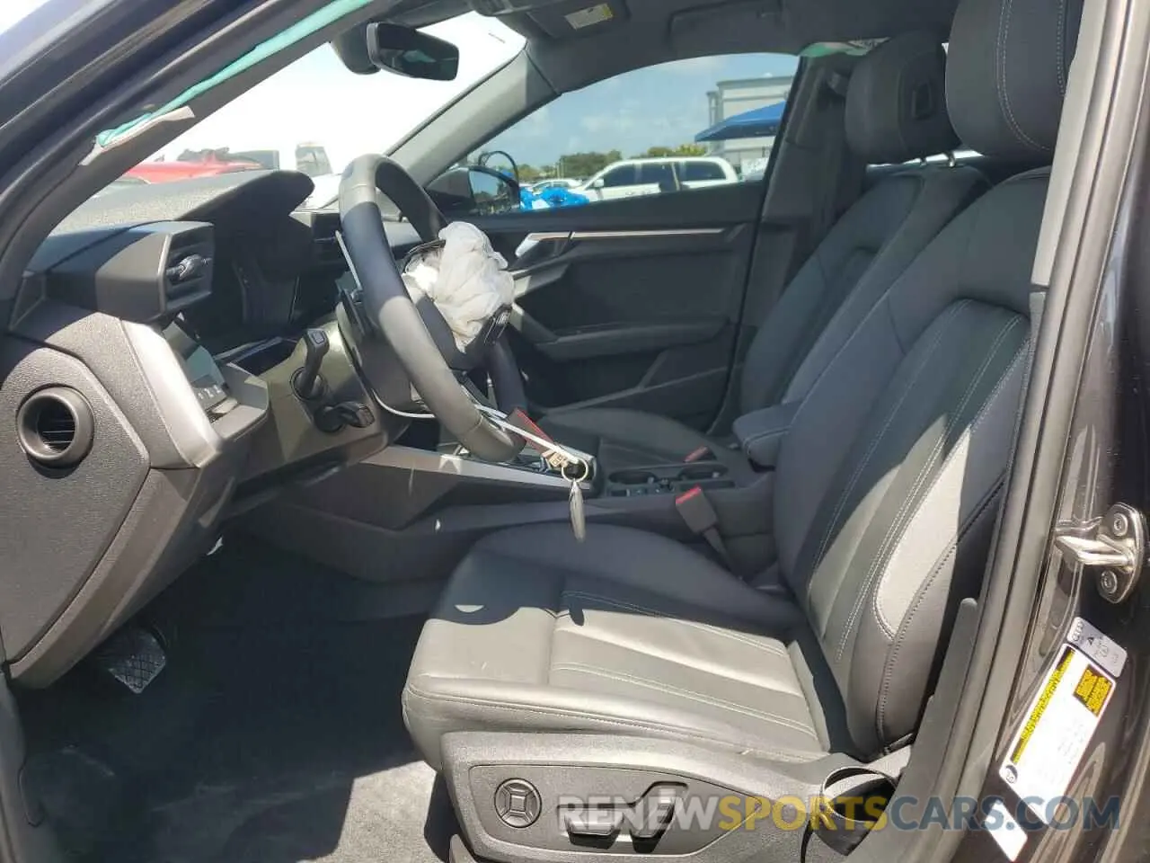 7 fotografías del automóvil dañado WAUHUDGY4PA074078 AUDI A3 2023
