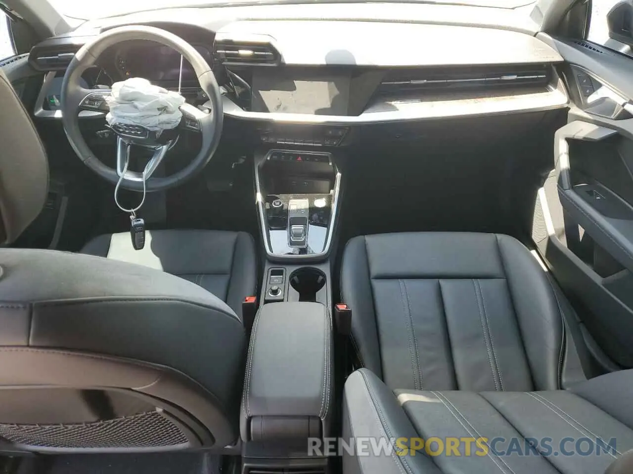 8 fotografías del automóvil dañado WAUHUDGY4PA074078 AUDI A3 2023