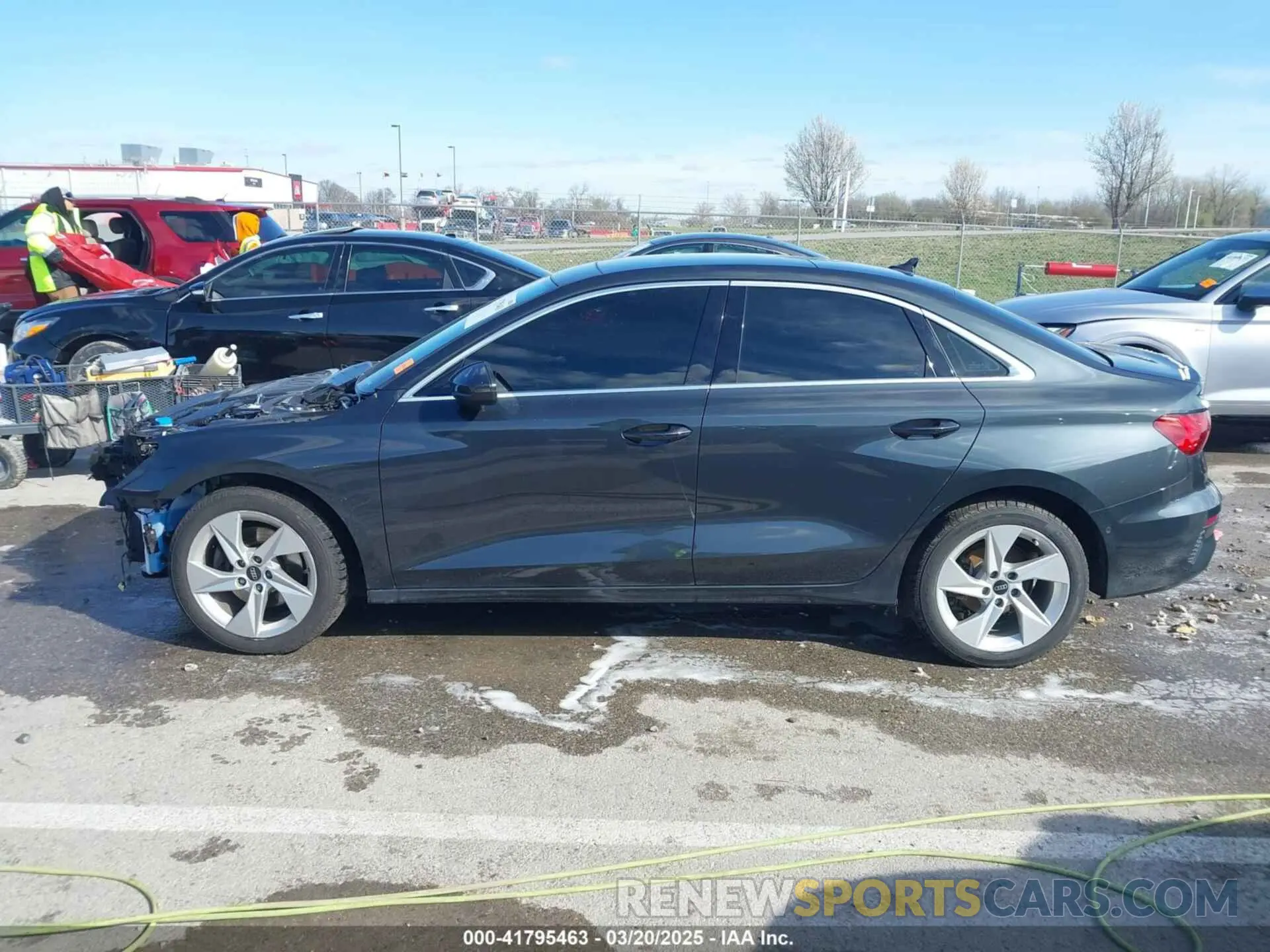 14 fotografías del automóvil dañado WAUHUDGY7PA020774 AUDI A3 2023