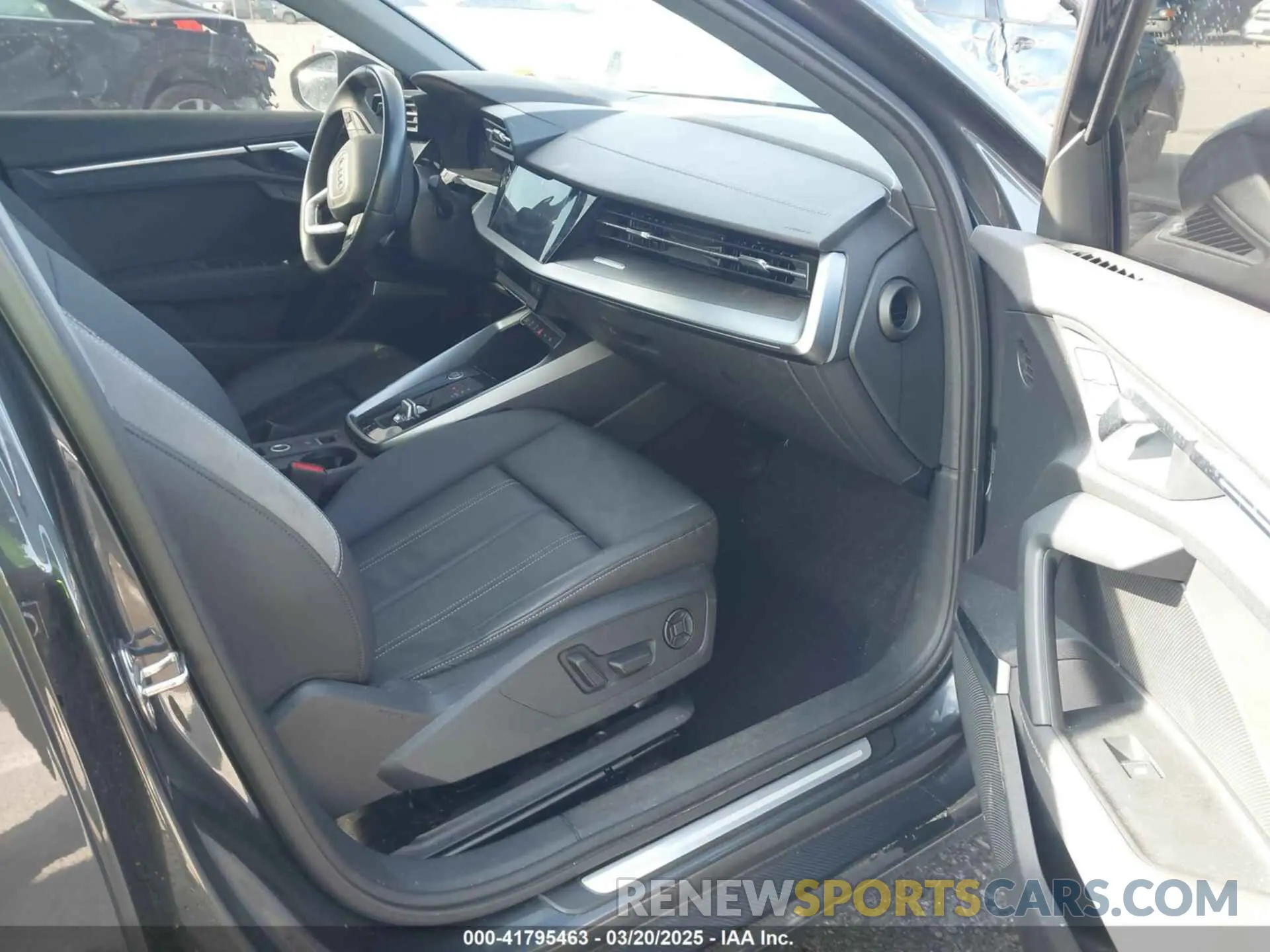 5 fotografías del automóvil dañado WAUHUDGY7PA020774 AUDI A3 2023