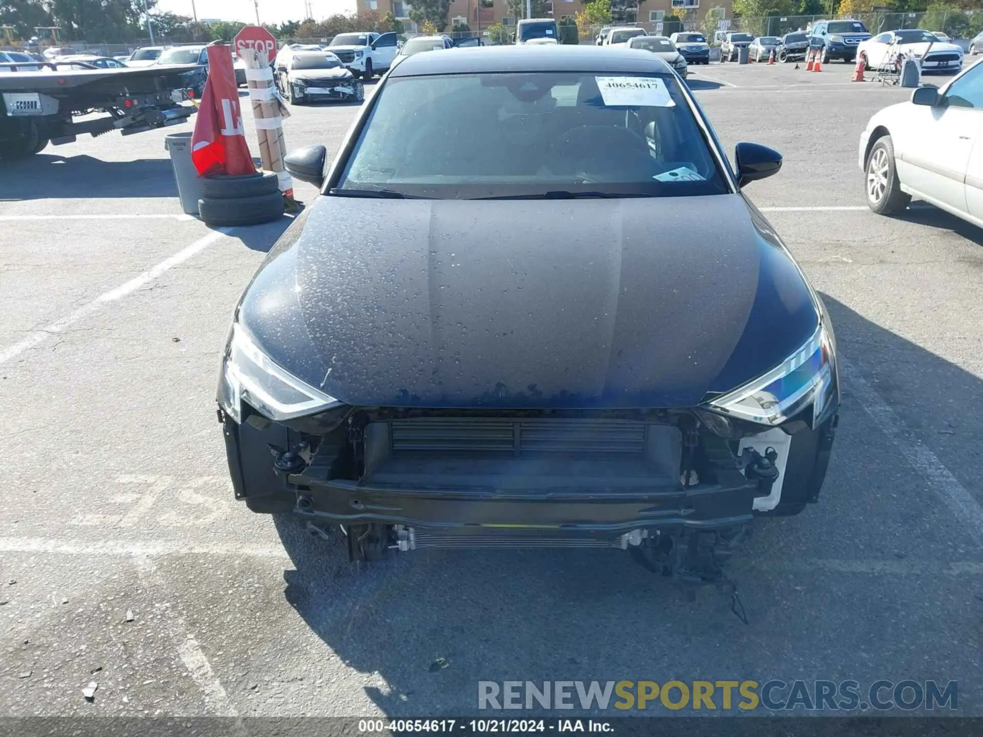 13 fotografías del automóvil dañado WAUHUDGY7PA106232 AUDI A3 2023