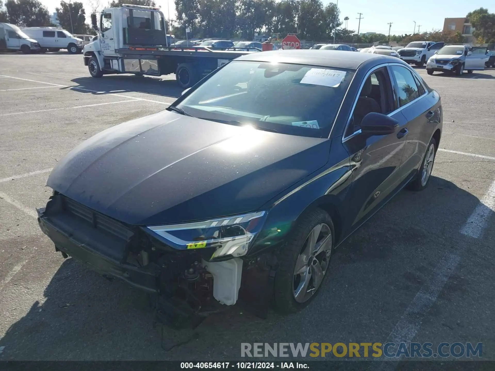 2 fotografías del automóvil dañado WAUHUDGY7PA106232 AUDI A3 2023
