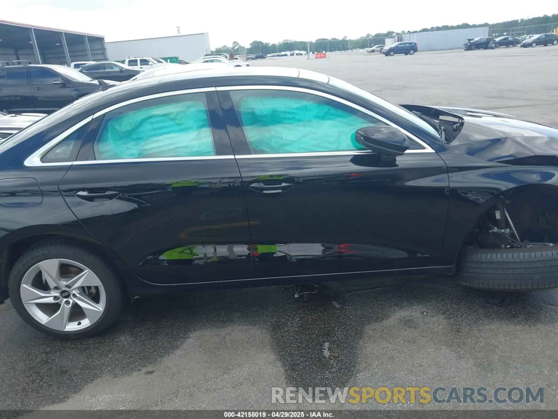 13 fotografías del automóvil dañado WAUAUDGY2RA102660 AUDI A3 2024