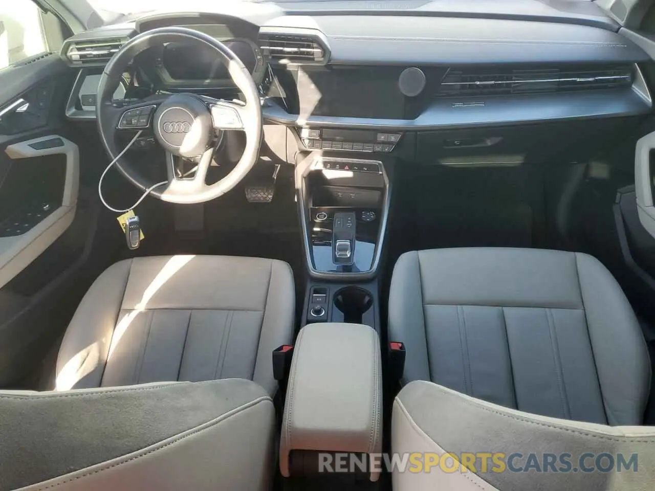 8 fotografías del automóvil dañado WAUAUDGY3RA000803 AUDI A3 2024