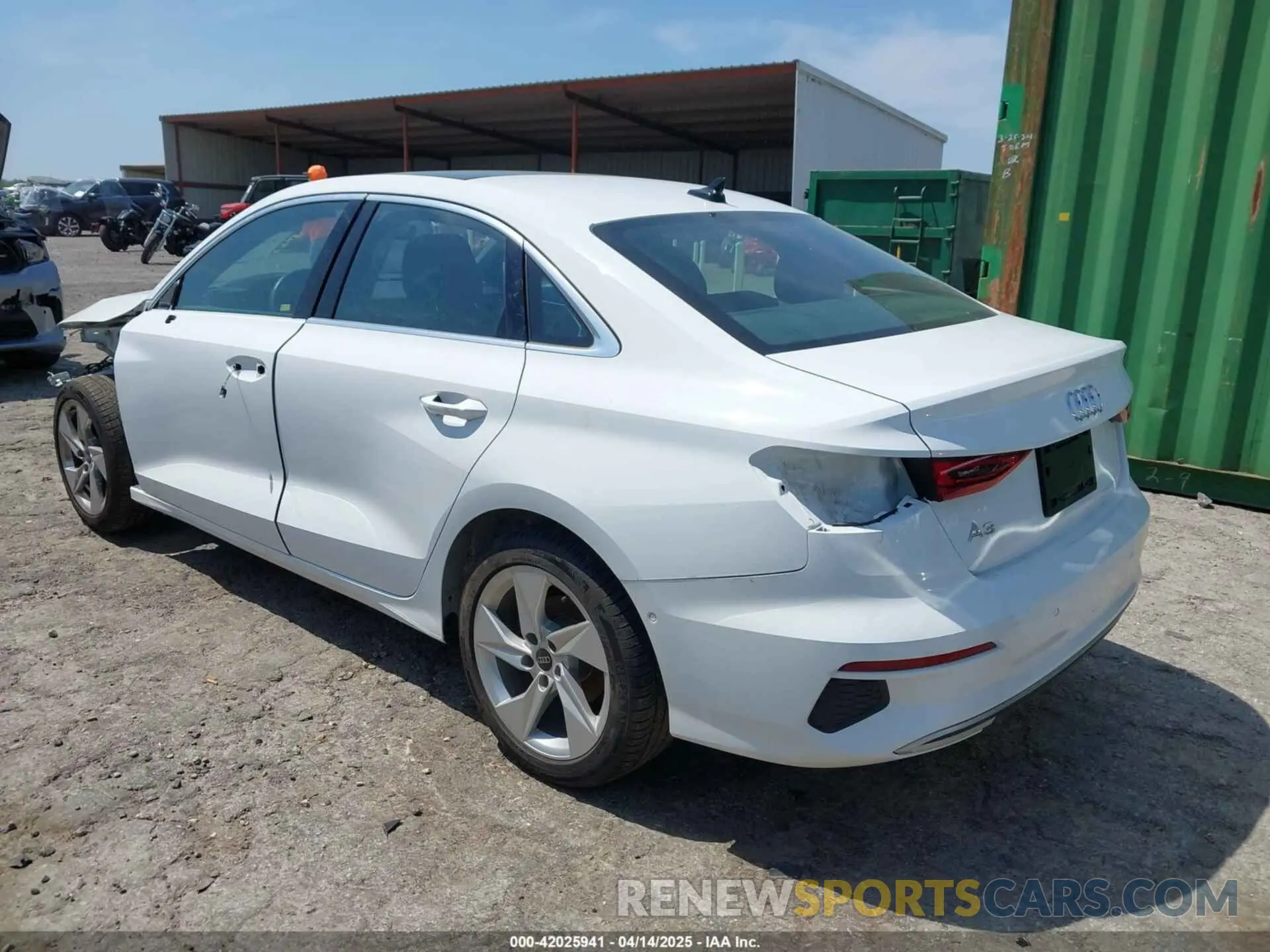 3 fotografías del automóvil dañado WAUAUDGY4RA011115 AUDI A3 2024