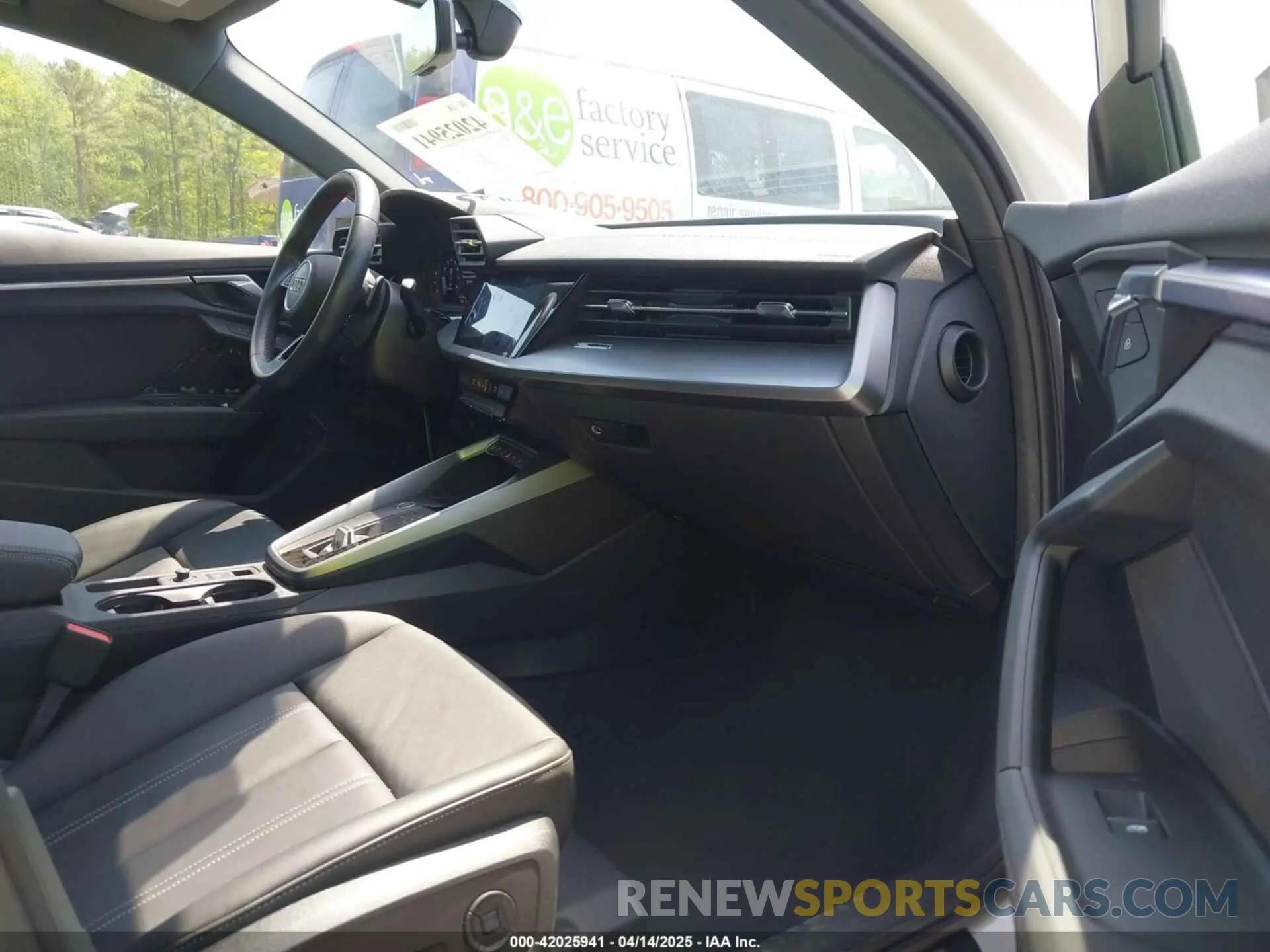 5 fotografías del automóvil dañado WAUAUDGY4RA011115 AUDI A3 2024