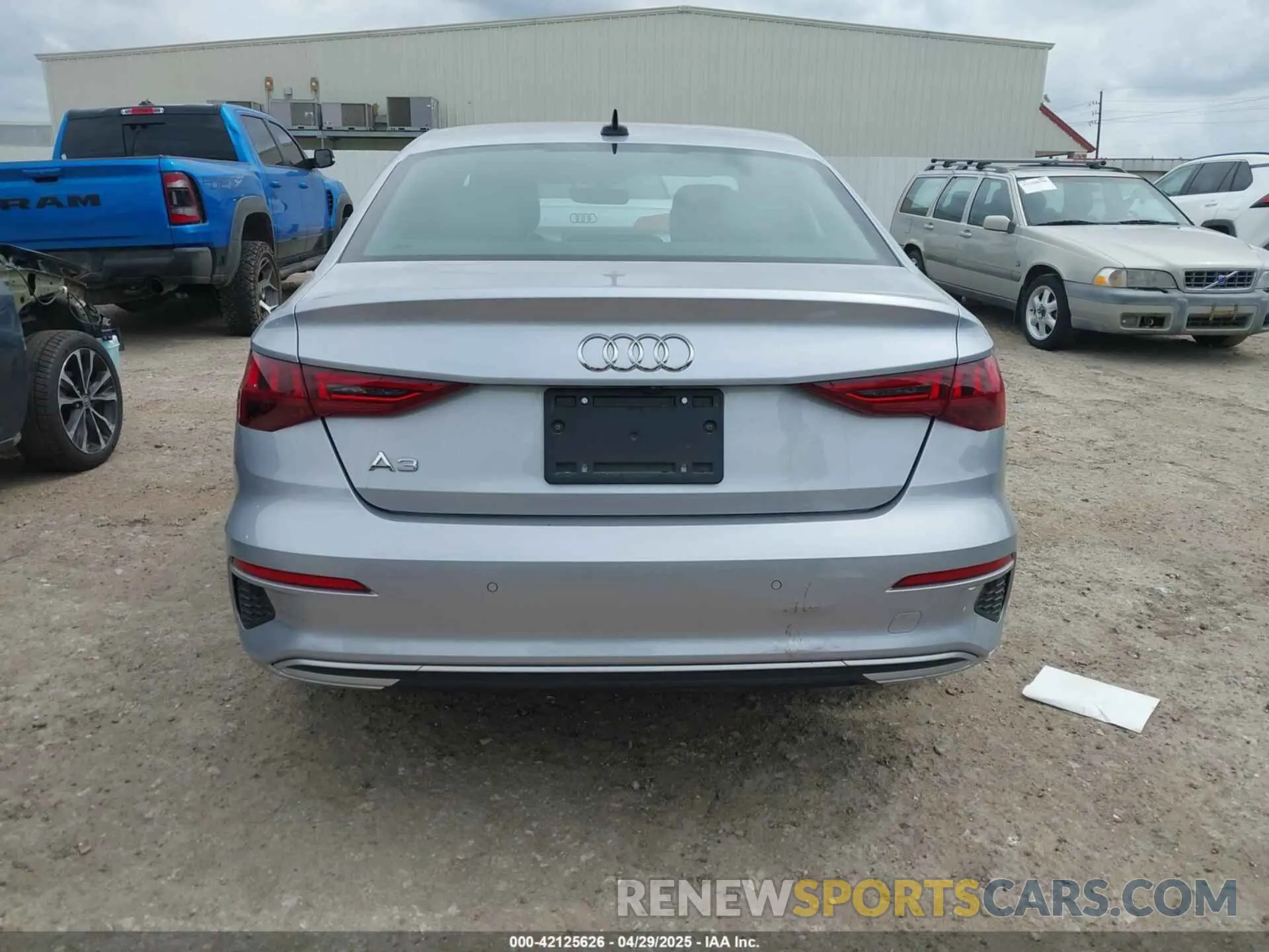 16 fotografías del automóvil dañado WAUAUDGY4RA043398 AUDI A3 2024