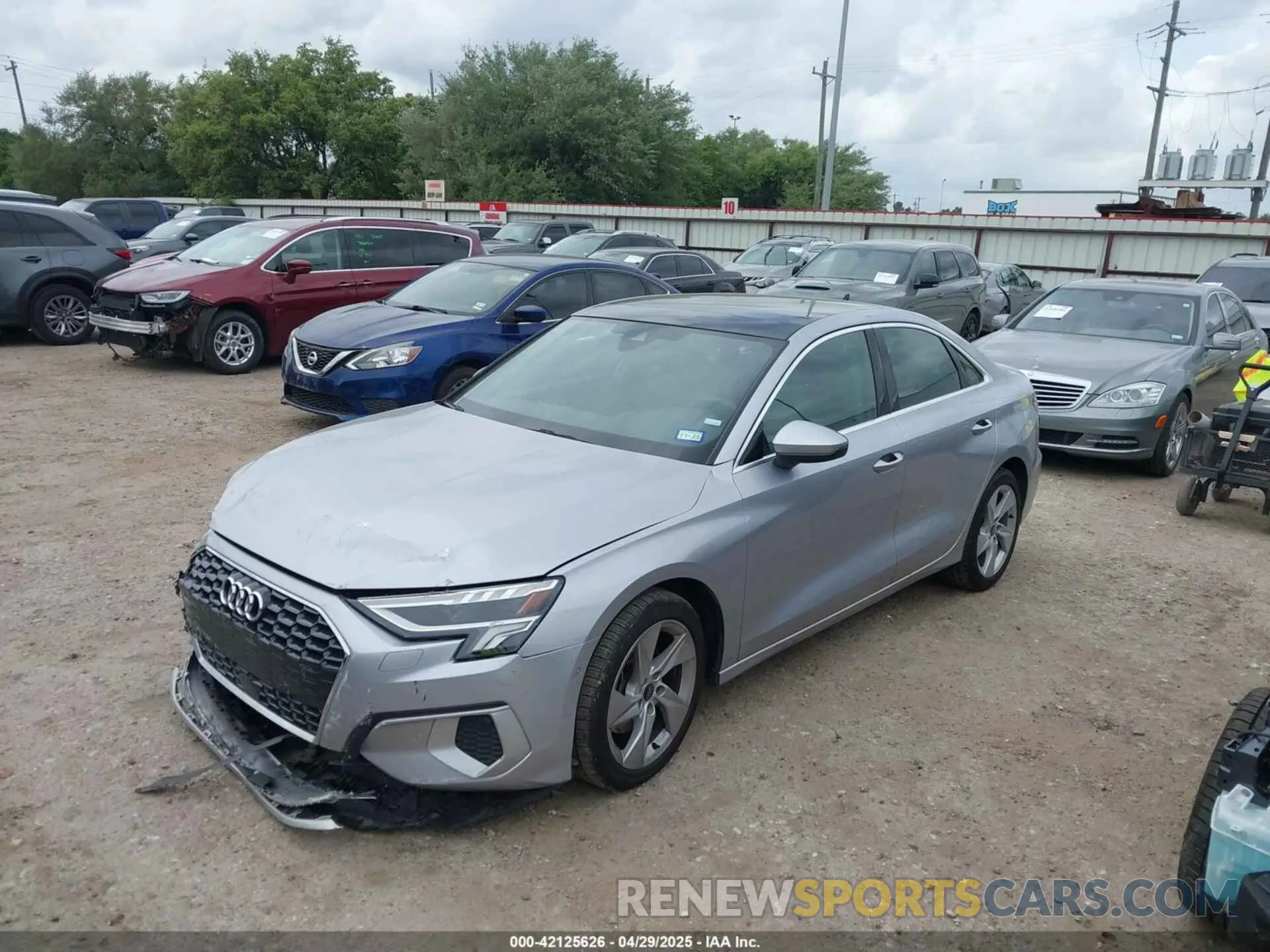 2 fotografías del automóvil dañado WAUAUDGY4RA043398 AUDI A3 2024