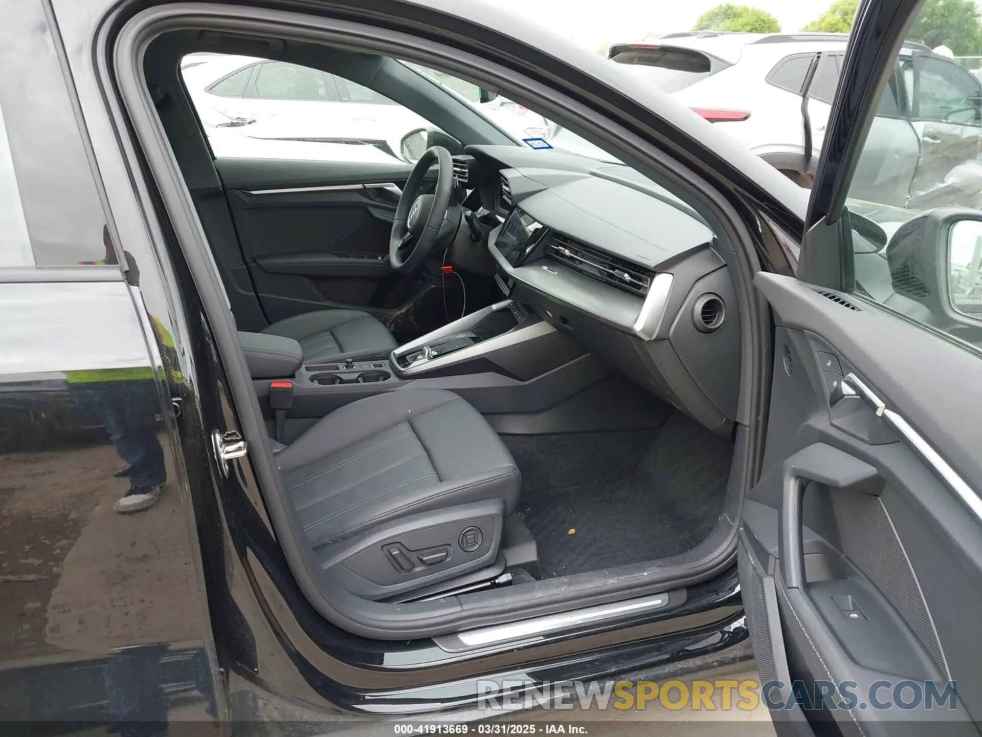 5 fotografías del automóvil dañado WAUAUDGY4RA137345 AUDI A3 2024