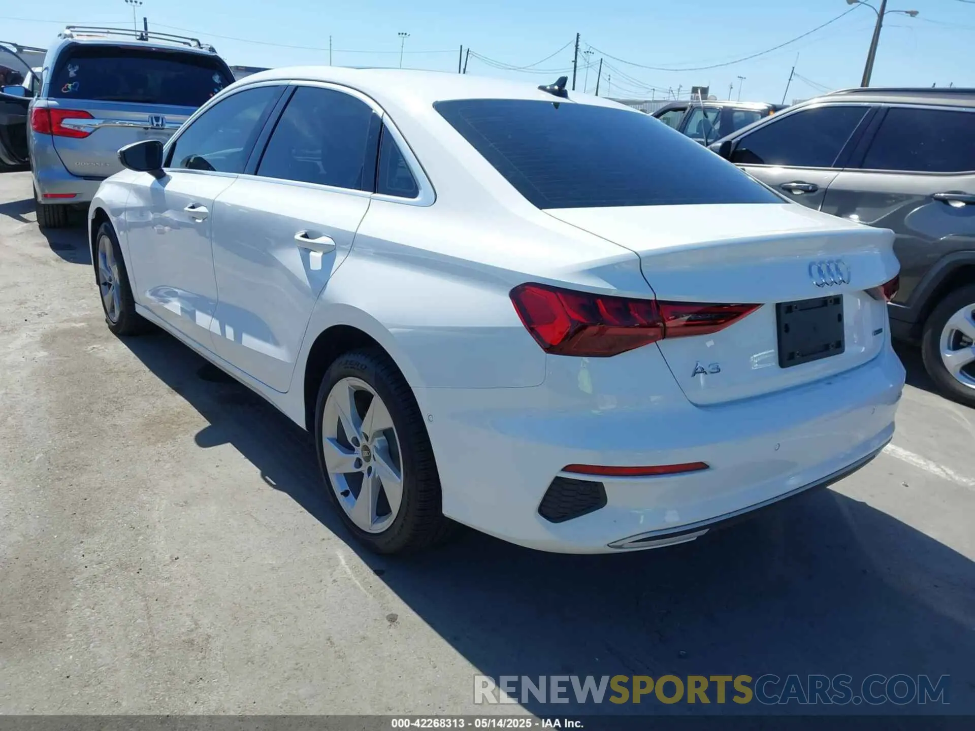 3 fotografías del automóvil dañado WAUGUDGY1RA066860 AUDI A3 2024