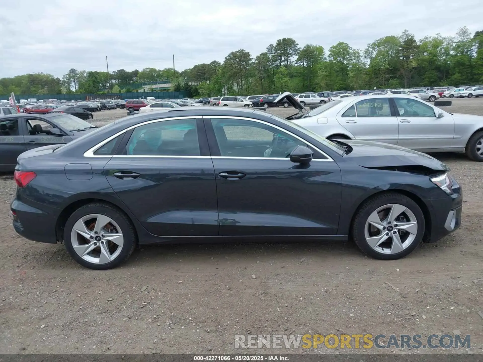 13 fotografías del automóvil dañado WAUGUDGY8RA053877 AUDI A3 2024