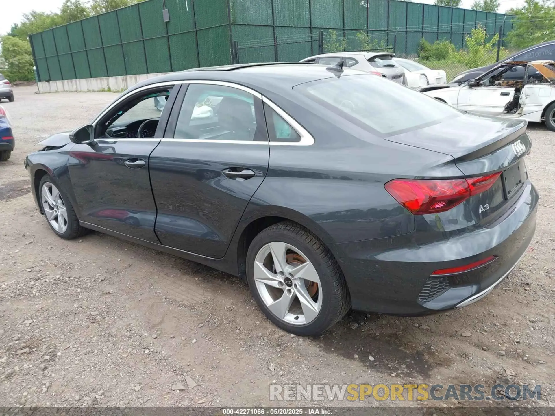 3 fotografías del automóvil dañado WAUGUDGY8RA053877 AUDI A3 2024