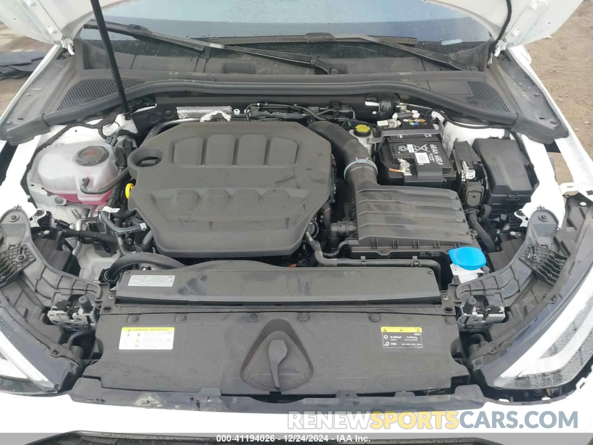 10 fotografías del automóvil dañado WAUGUDGYXRA134735 AUDI A3 2024