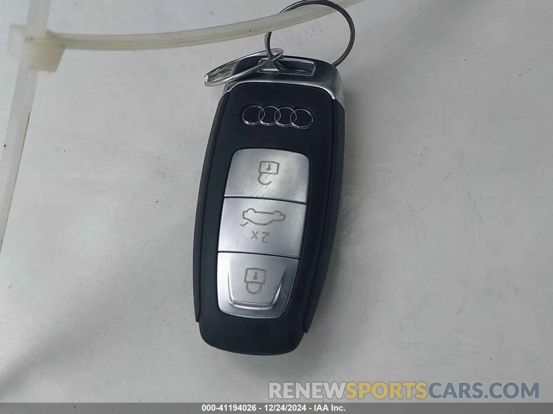 11 fotografías del automóvil dañado WAUGUDGYXRA134735 AUDI A3 2024
