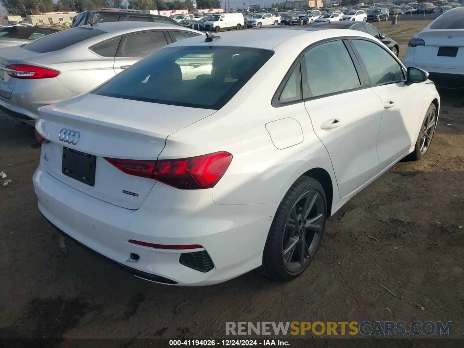 4 fotografías del automóvil dañado WAUGUDGYXRA134735 AUDI A3 2024