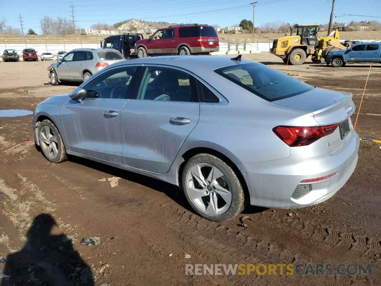 2 fotografías del automóvil dañado WAUHUDGY5RA028746 AUDI A3 2024