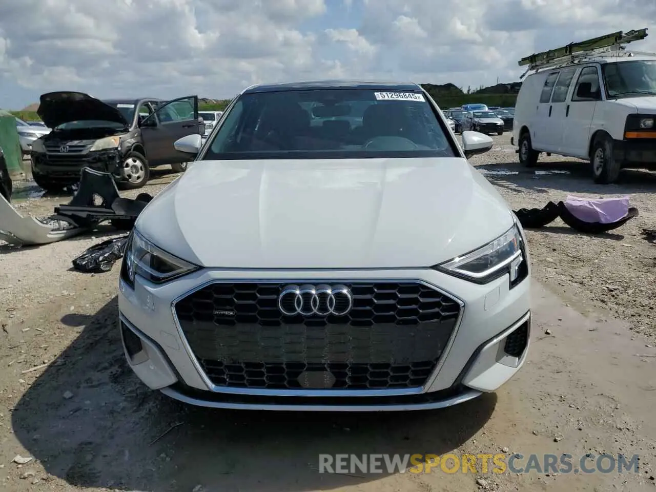 5 fotografías del automóvil dañado WAUHUDGYXRA020819 AUDI A3 2024