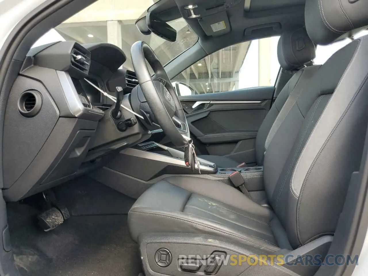 7 fotografías del automóvil dañado WAUHUDGYXRA020819 AUDI A3 2024