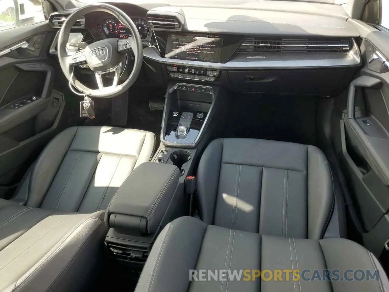 8 fotografías del automóvil dañado WAUHUDGYXRA020819 AUDI A3 2024