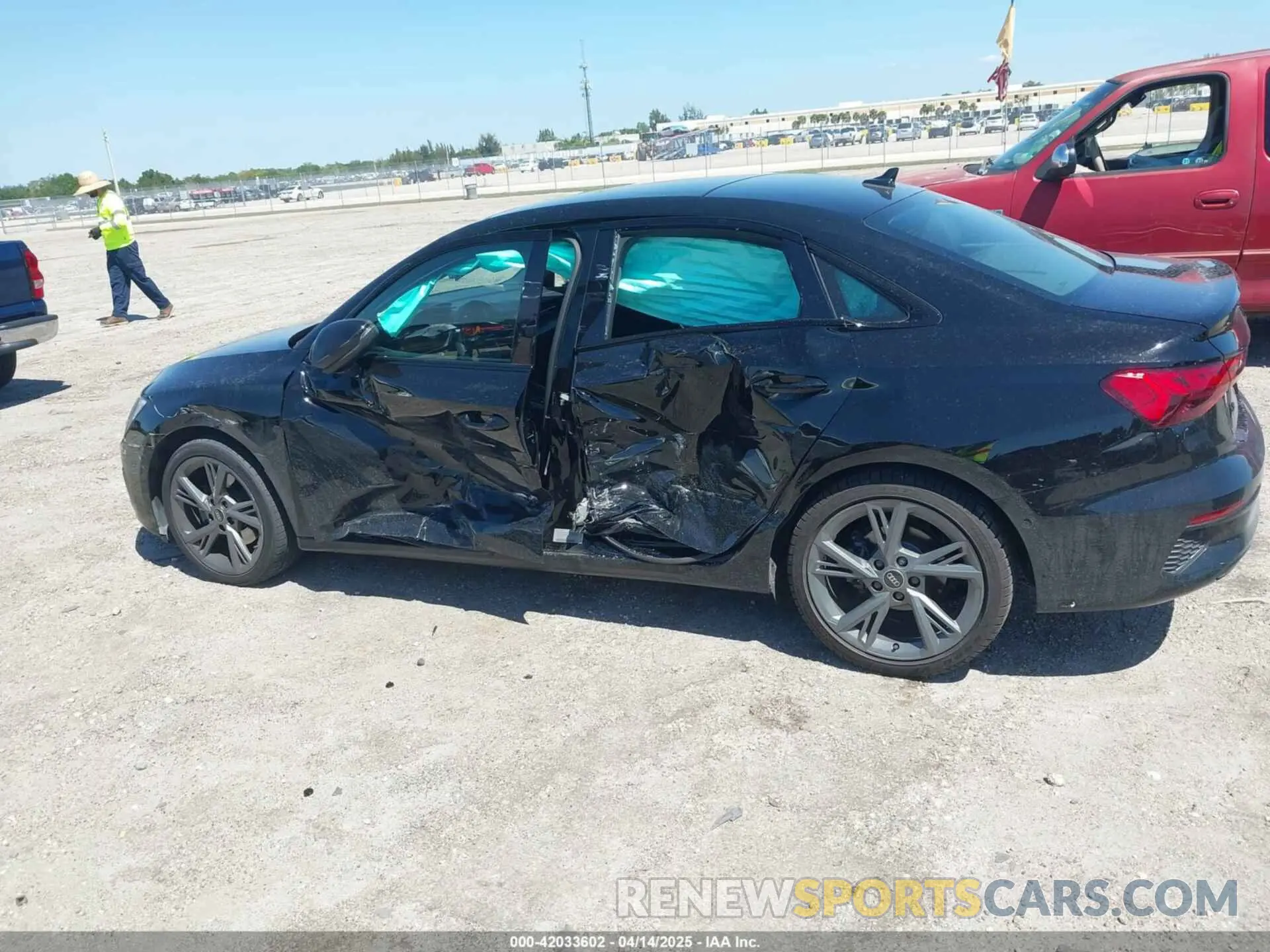 14 fotografías del automóvil dañado WAUHUDGYXRA047969 AUDI A3 2024