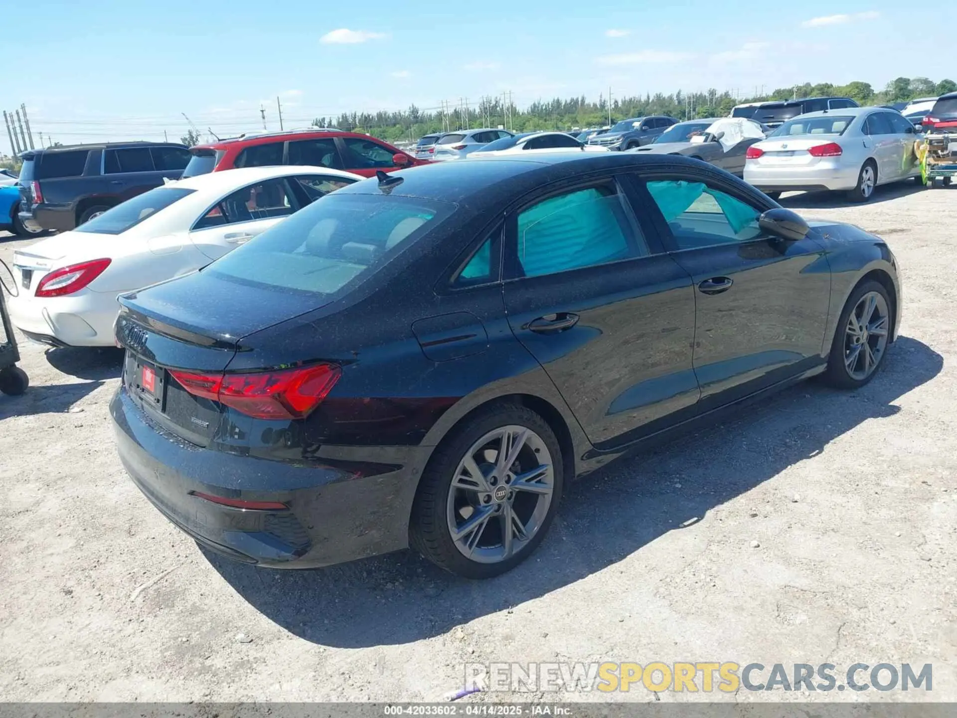 4 fotografías del automóvil dañado WAUHUDGYXRA047969 AUDI A3 2024