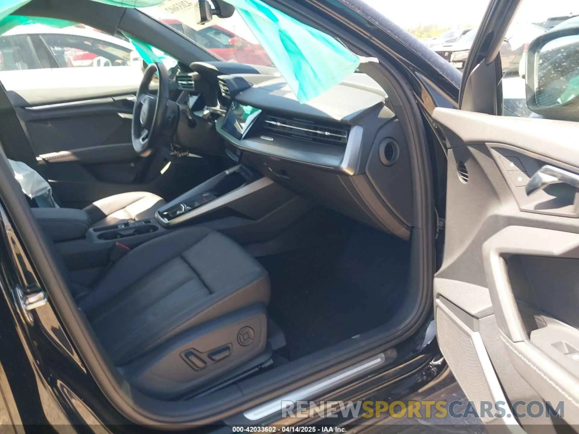 5 fotografías del automóvil dañado WAUHUDGYXRA047969 AUDI A3 2024