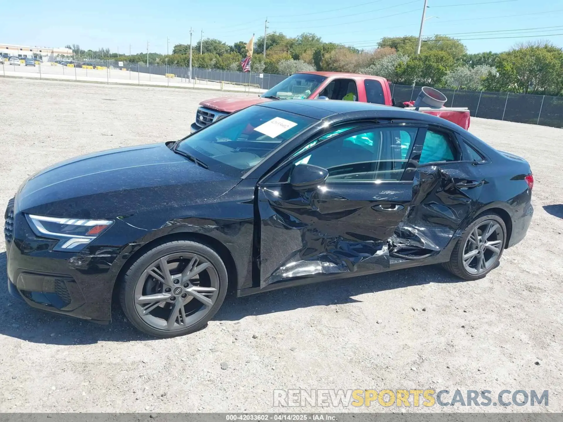 6 fotografías del automóvil dañado WAUHUDGYXRA047969 AUDI A3 2024