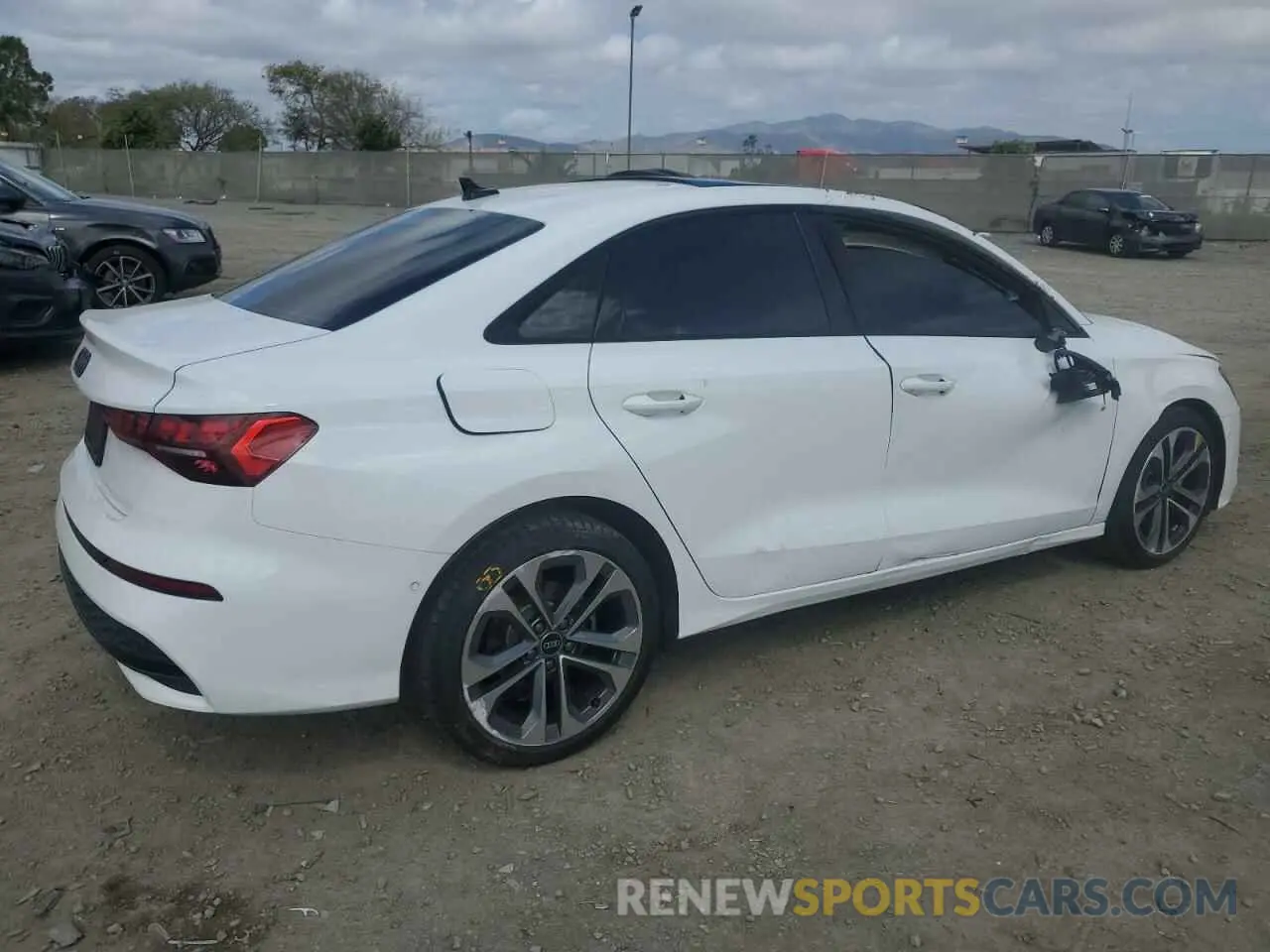 3 fotografías del automóvil dañado WAUGUDGY1SA060725 AUDI A3 2025