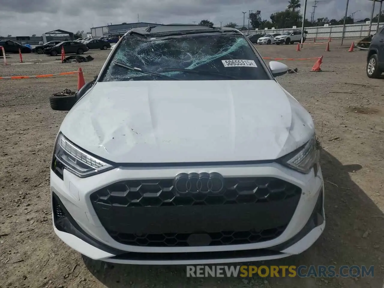 5 fotografías del automóvil dañado WAUGUDGY1SA060725 AUDI A3 2025
