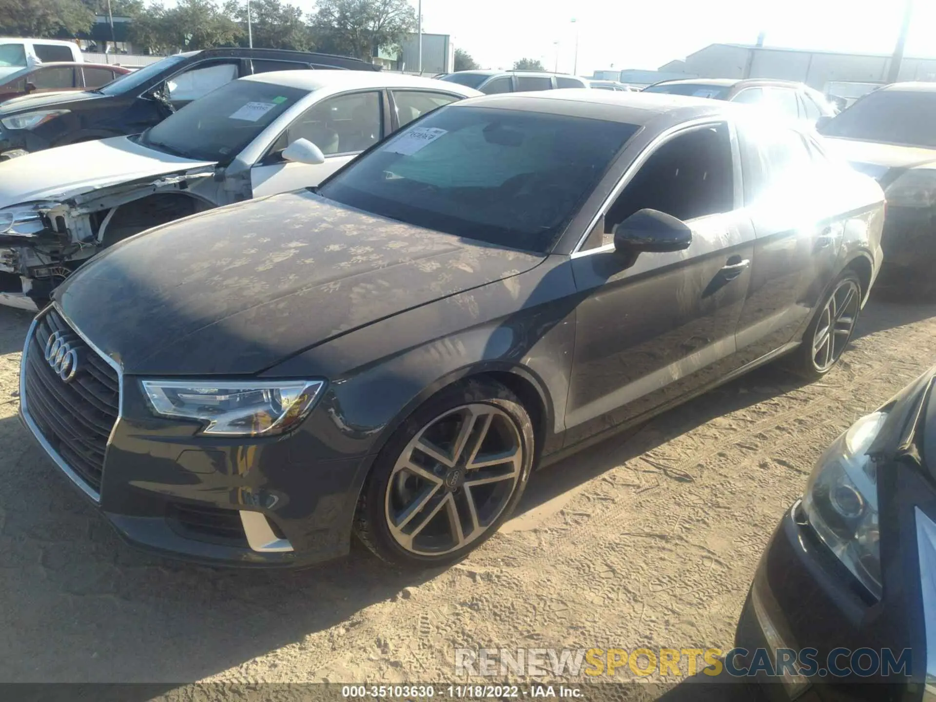 2 fotografías del automóvil dañado WAUAUGFF3K1011677 AUDI A3 SEDAN 2019